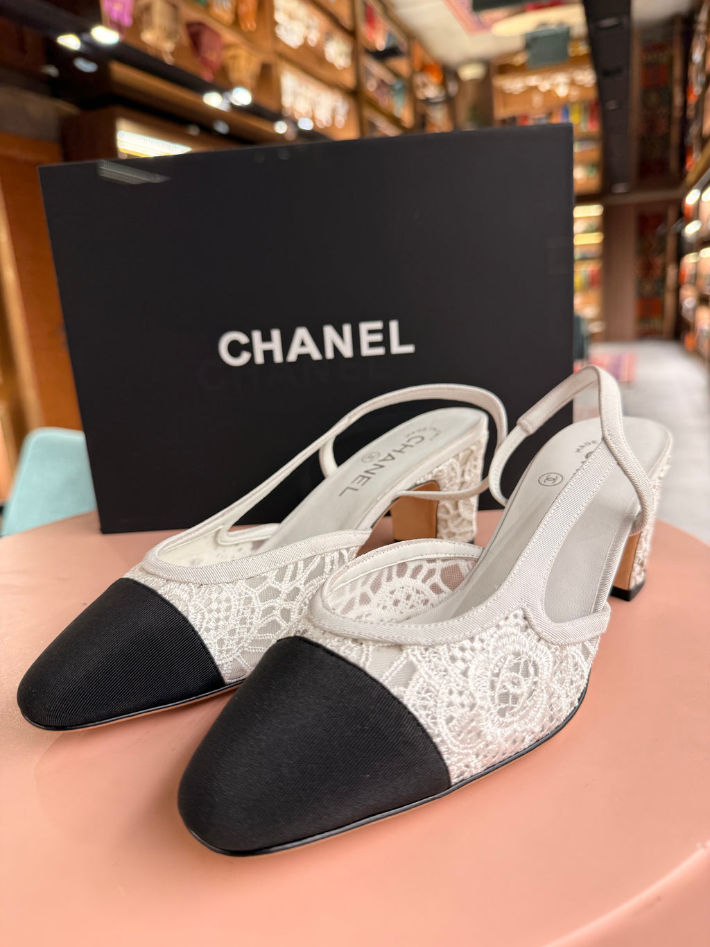 Chanel | Slingback Pumps – Lace and Fabric – White and Black – Gold Hardware