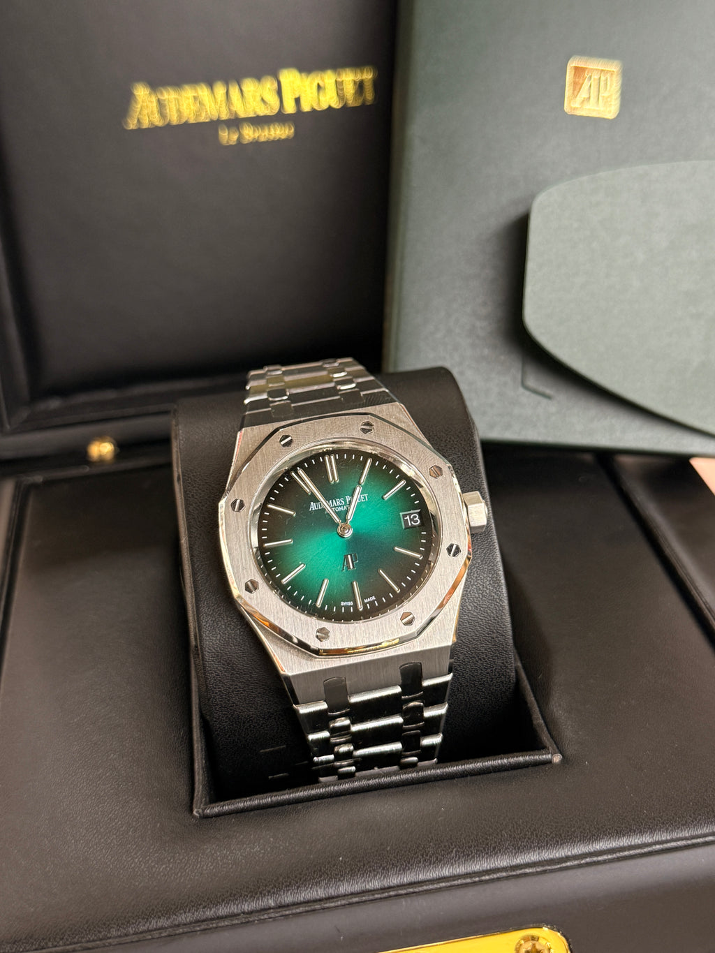 Audemars Piguet | Royal Oak – Stainless Steel – Green – Silver Hardware