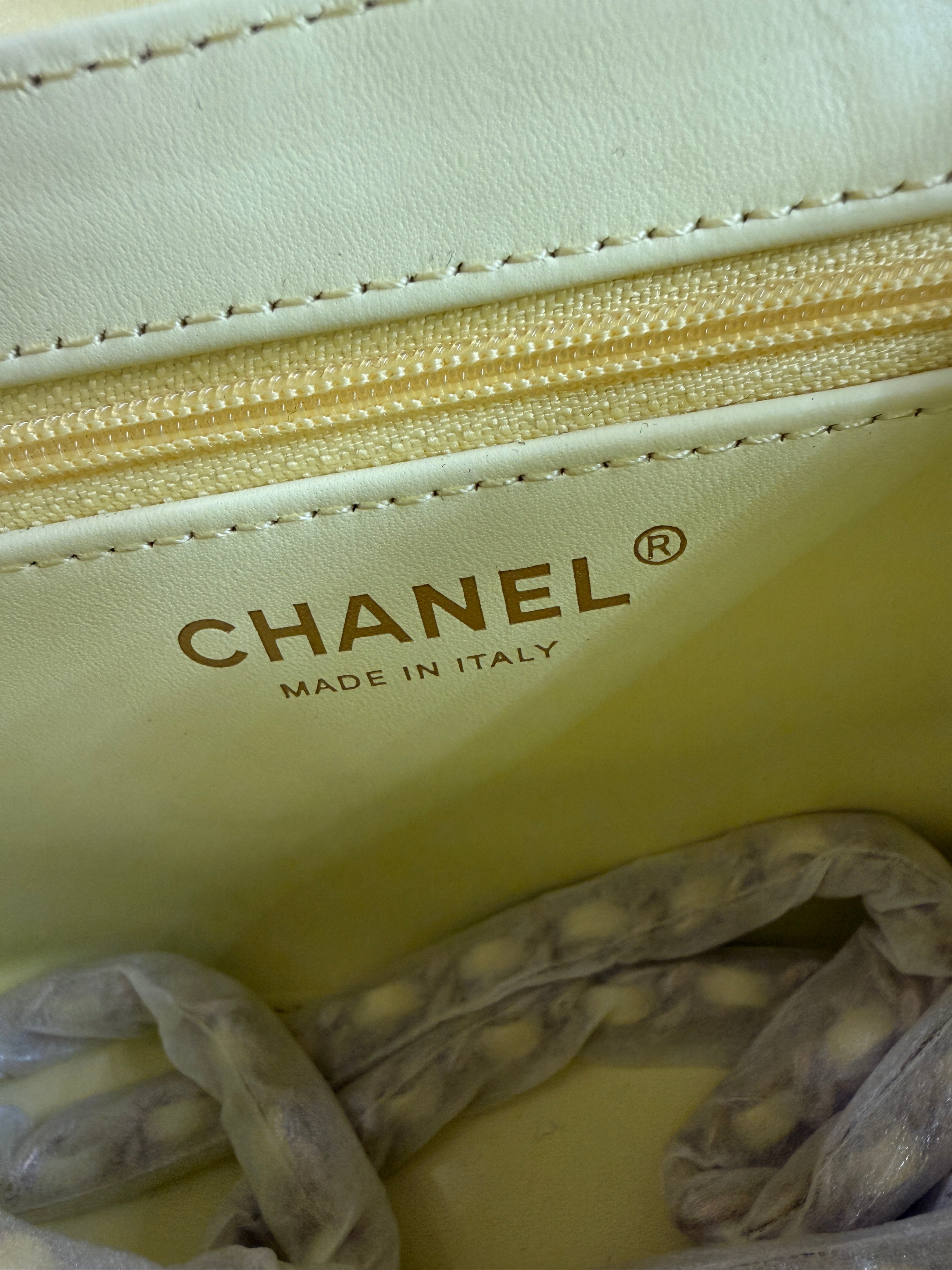 Chanel | Mini Flap Bag (Mini) – Lambskin – Yellow – Gold Hardware