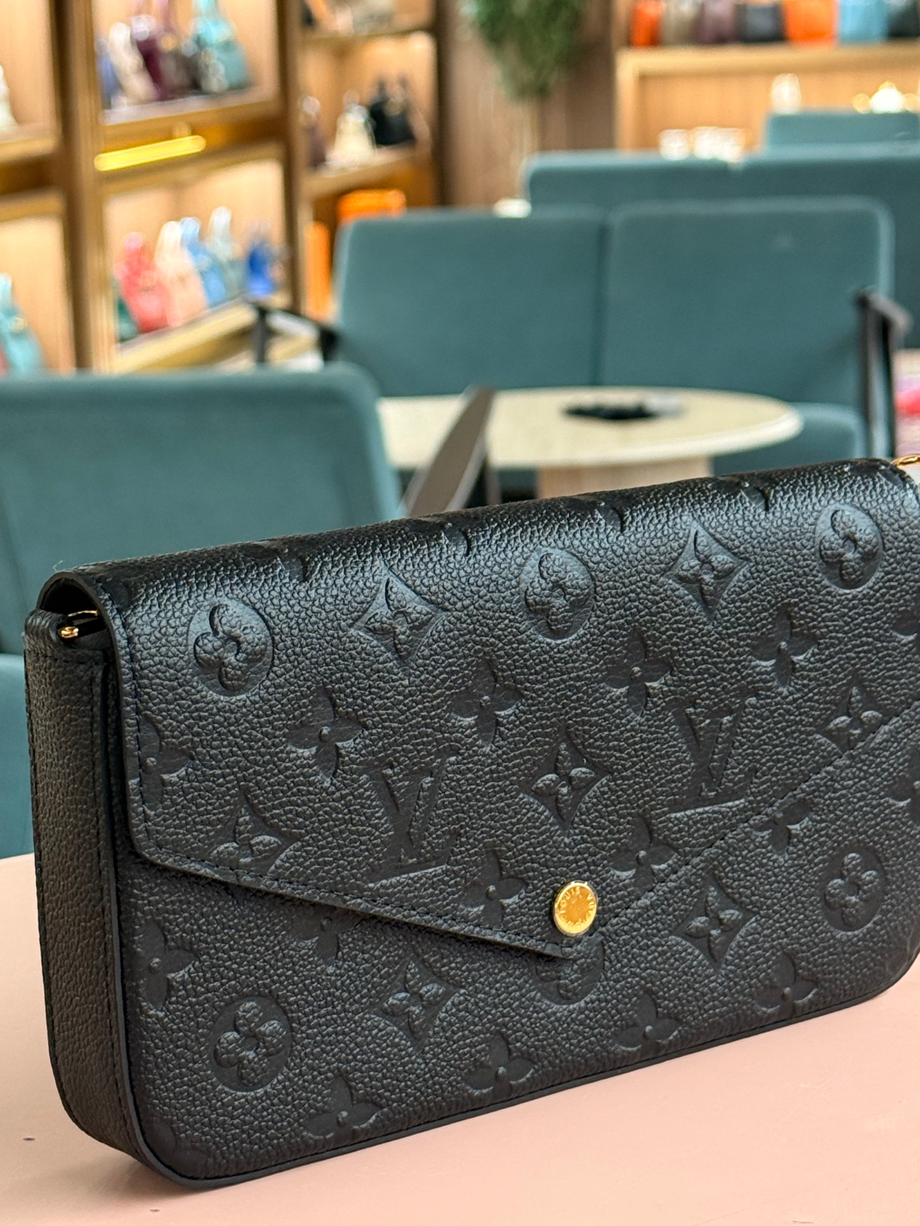 Louis Vuitton | Felicie-Pochette – Epi Leather – Black – Gold Hardware