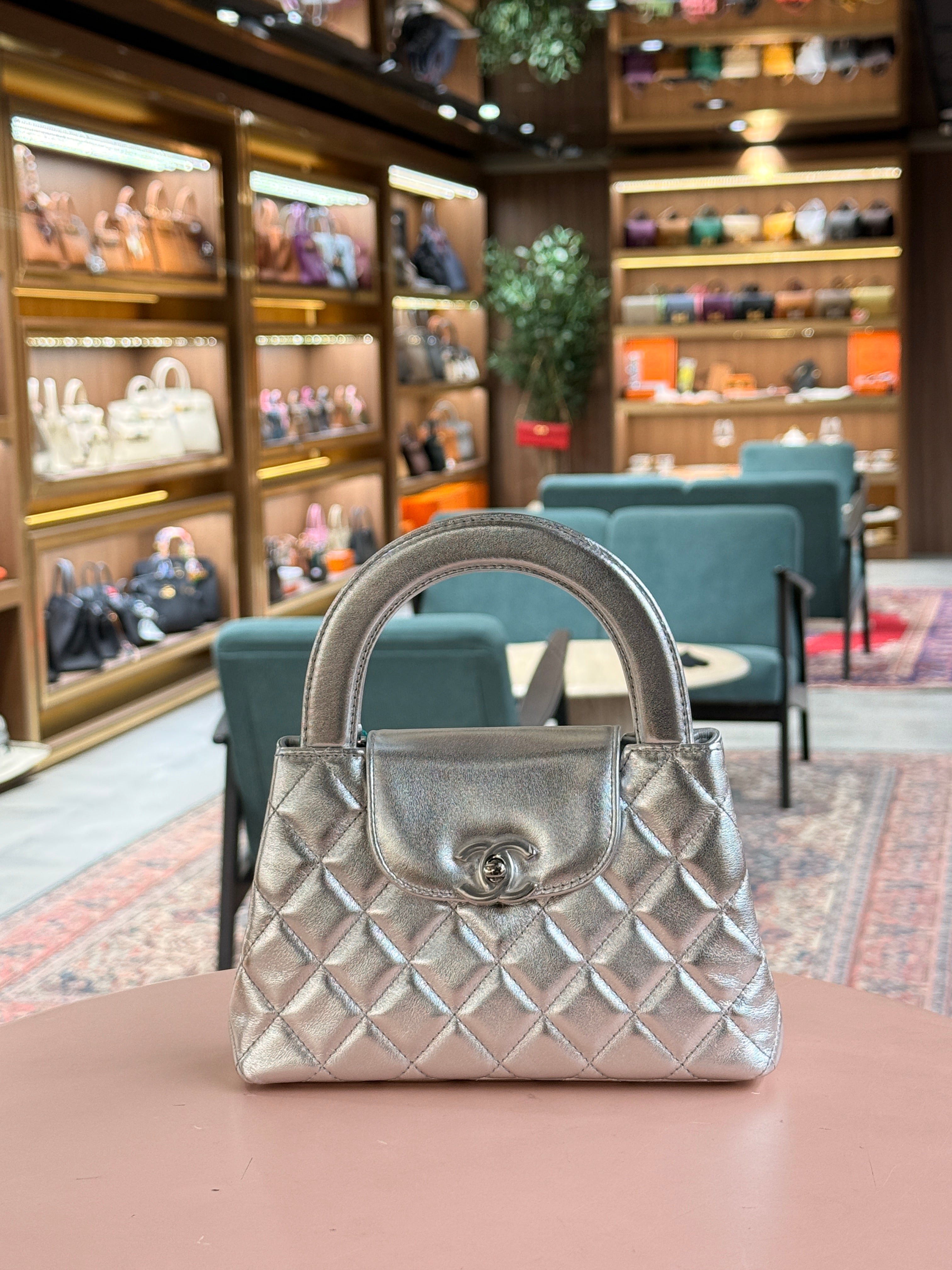 Chanel | Coco Handle – Lambskin – Silver – Gold Hardware