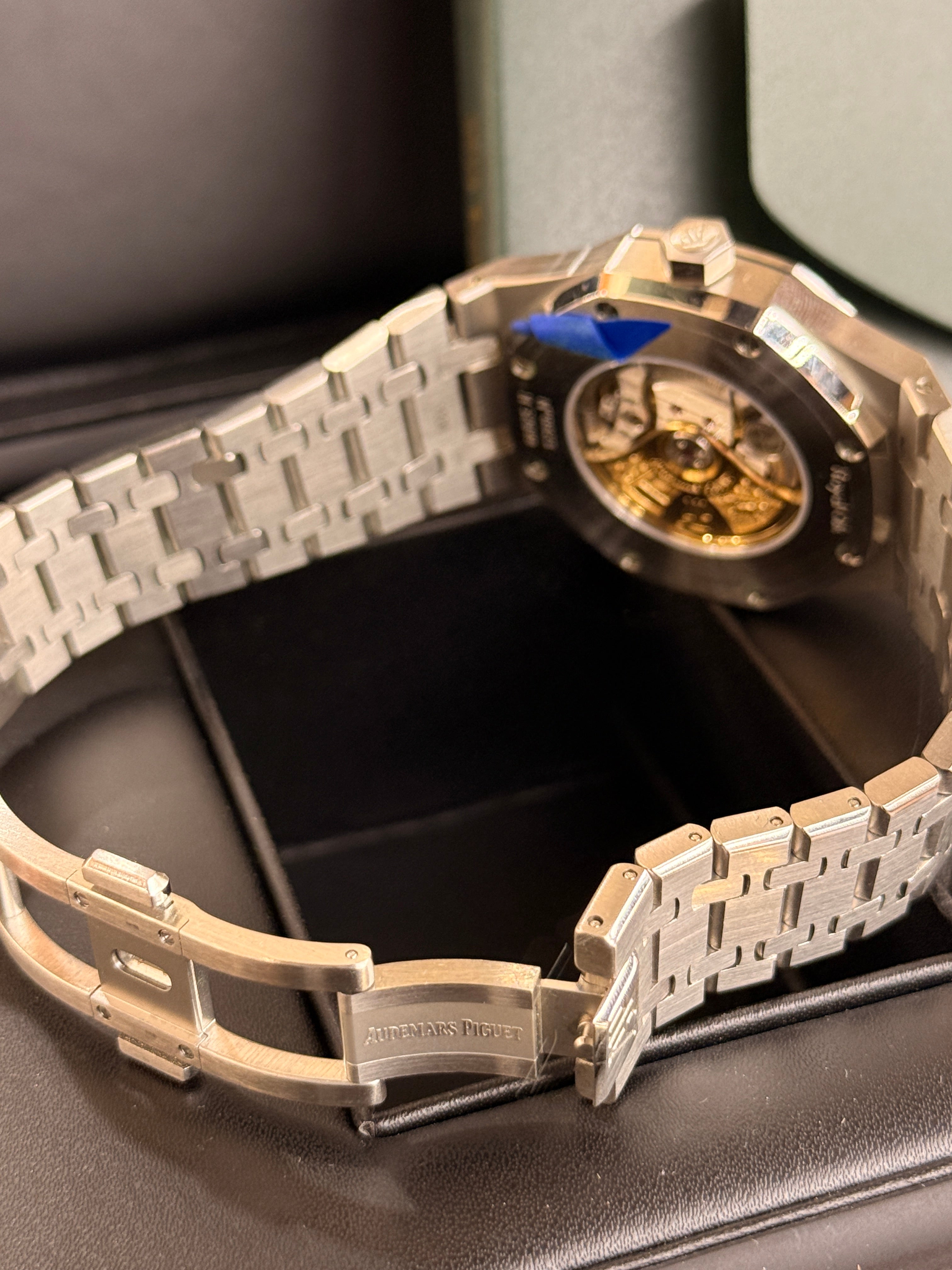 Audemars Piguet | Royal Oak – Stainless Steel – Silver – Silver Hardware