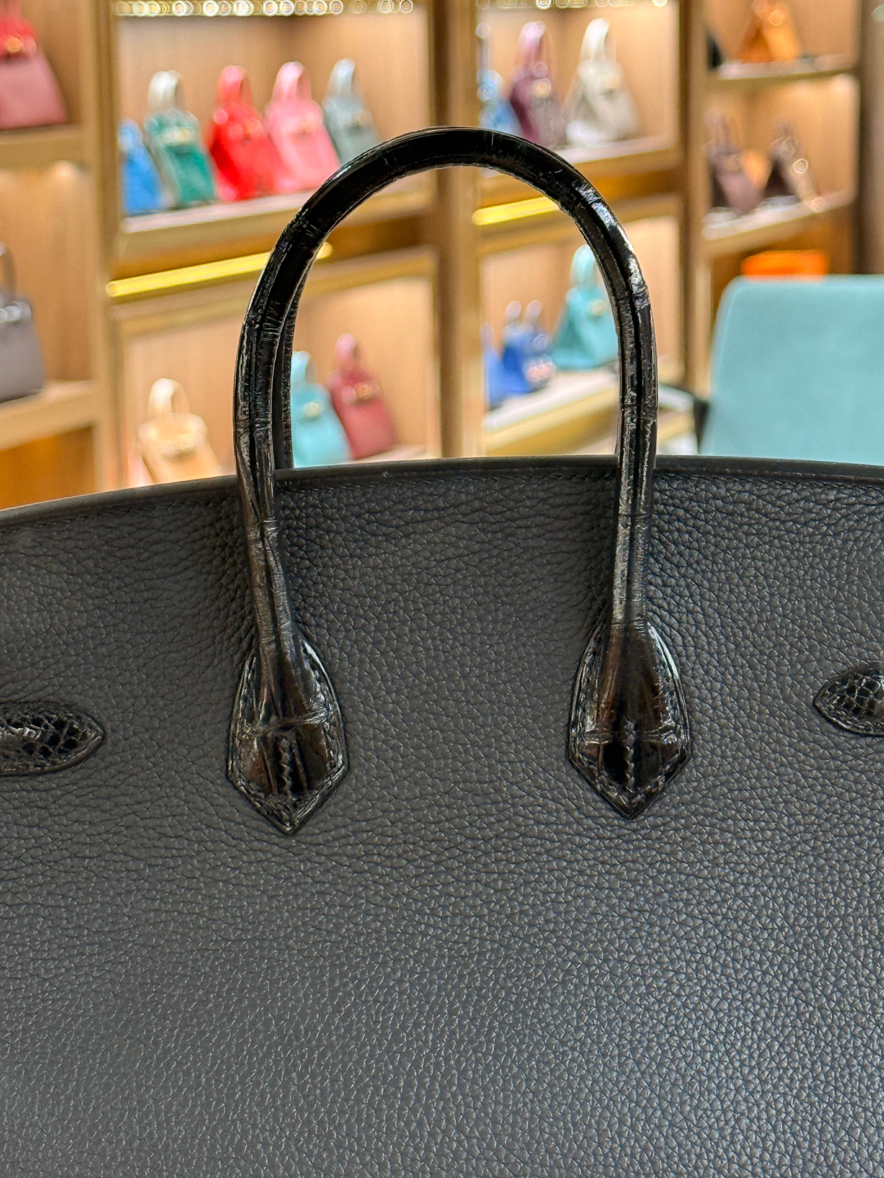 Hermes | Birkin Touch (25) – Togo – Black – Gold Hardware