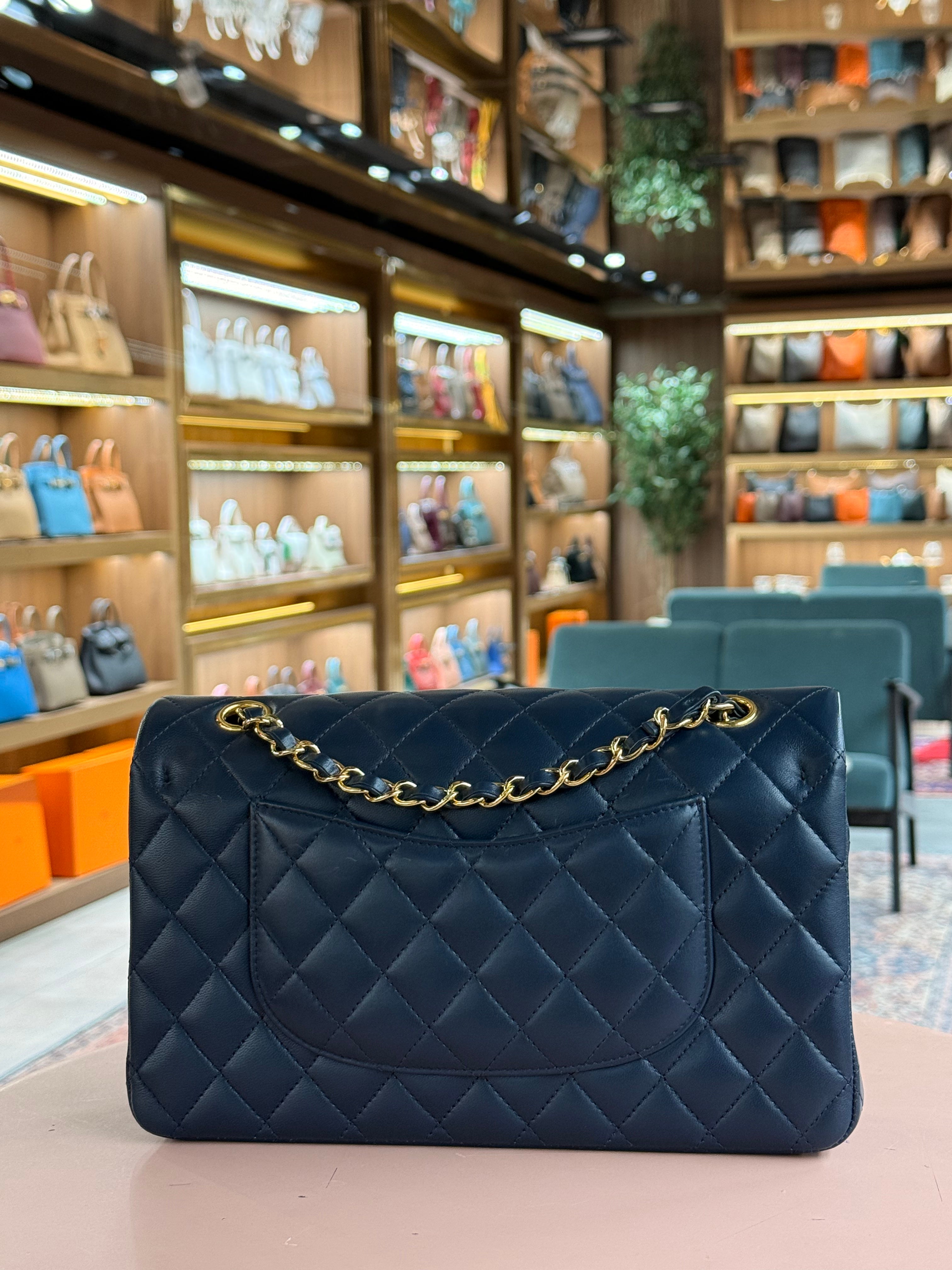 Chanel | Classic Flap Bag – Lambskin – Navy – Gold Hardware