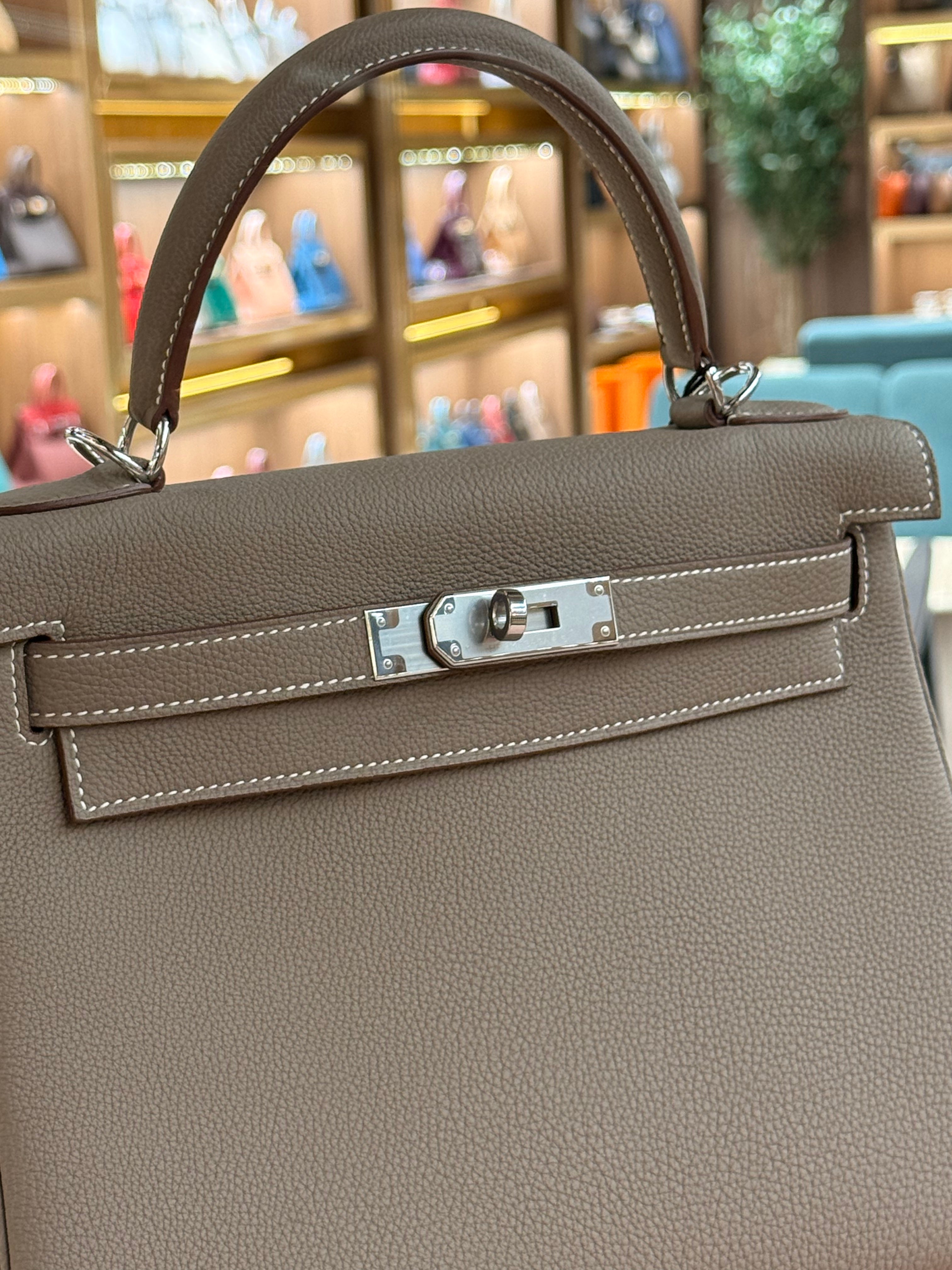 Hermes | Kelly (28) – Togo – Etoupe – Palladium Hardware
