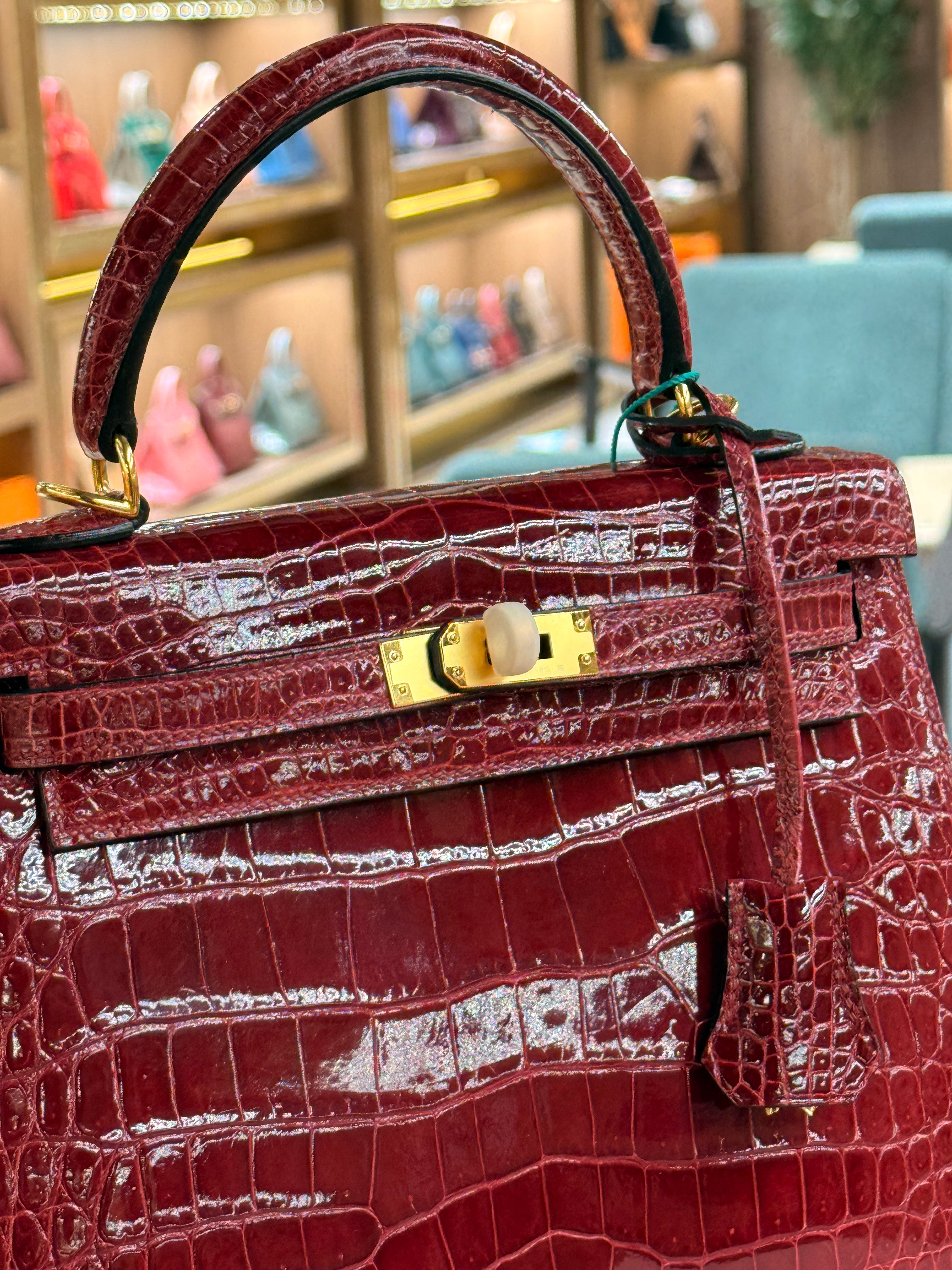 Hermes | Kelly (25) – Crocodile – Rouge H – Gold Hardware