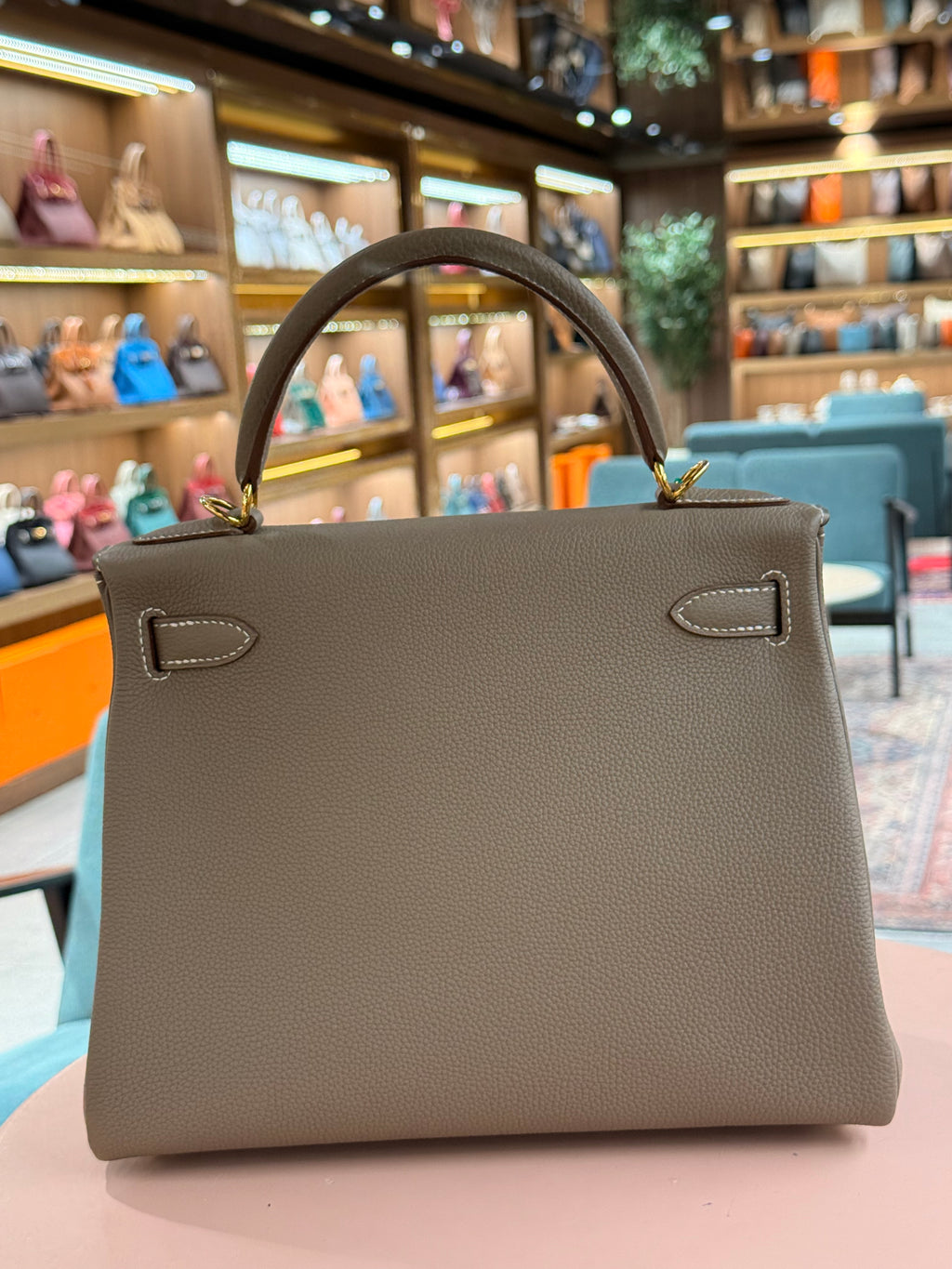 Hermes | Kelly (28) – Togo – Etoupe – Gold Hardware