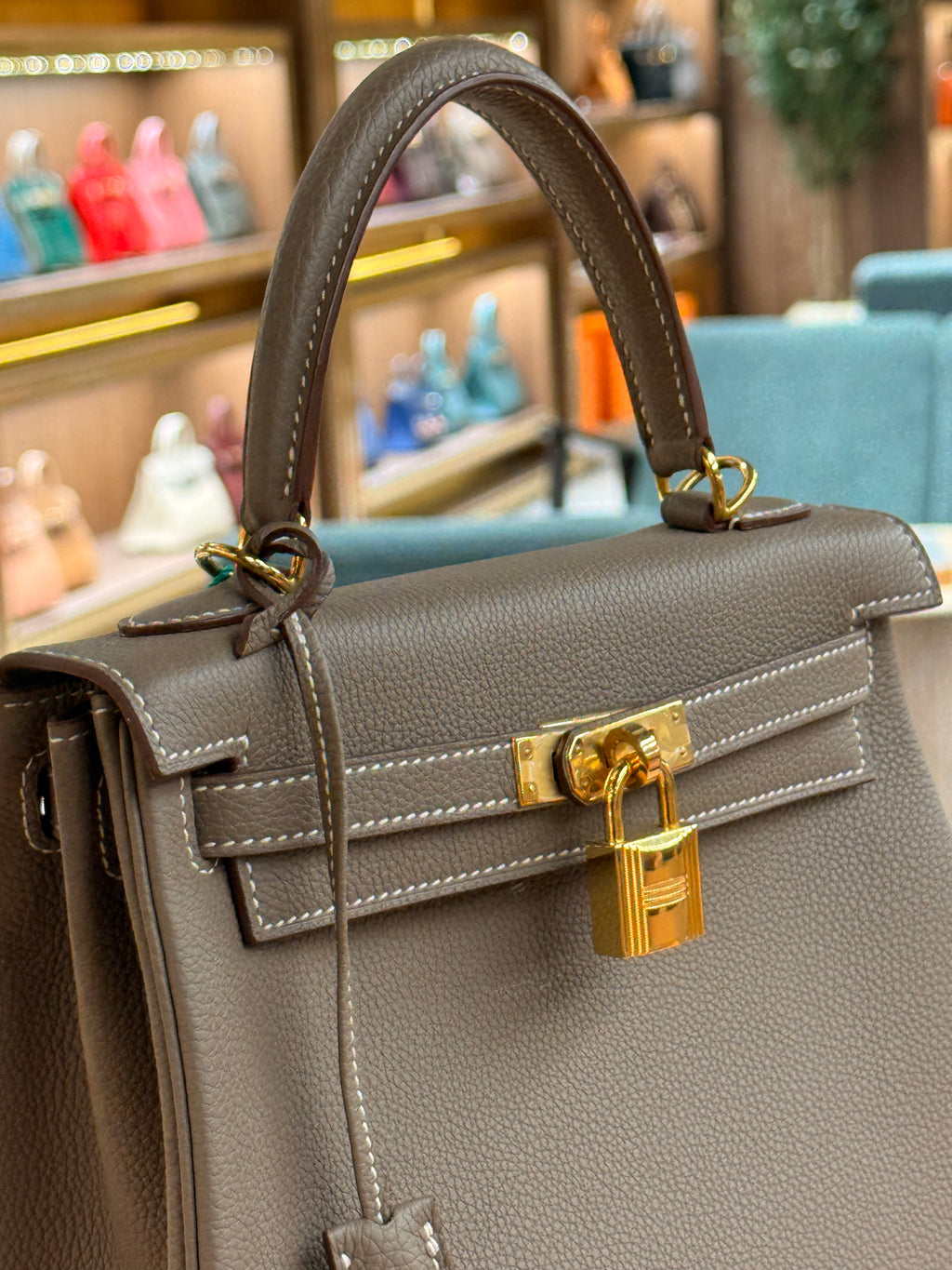 Hermes | Kelly (25) – Togo – Etoupe – Gold Hardware