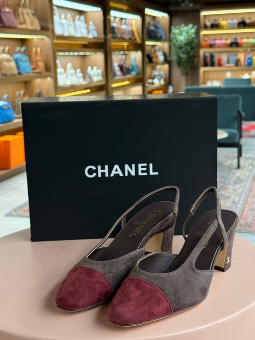 Chanel | Shoes with Back Strap – Suede – Gray and Burgundy – Gold Hardware