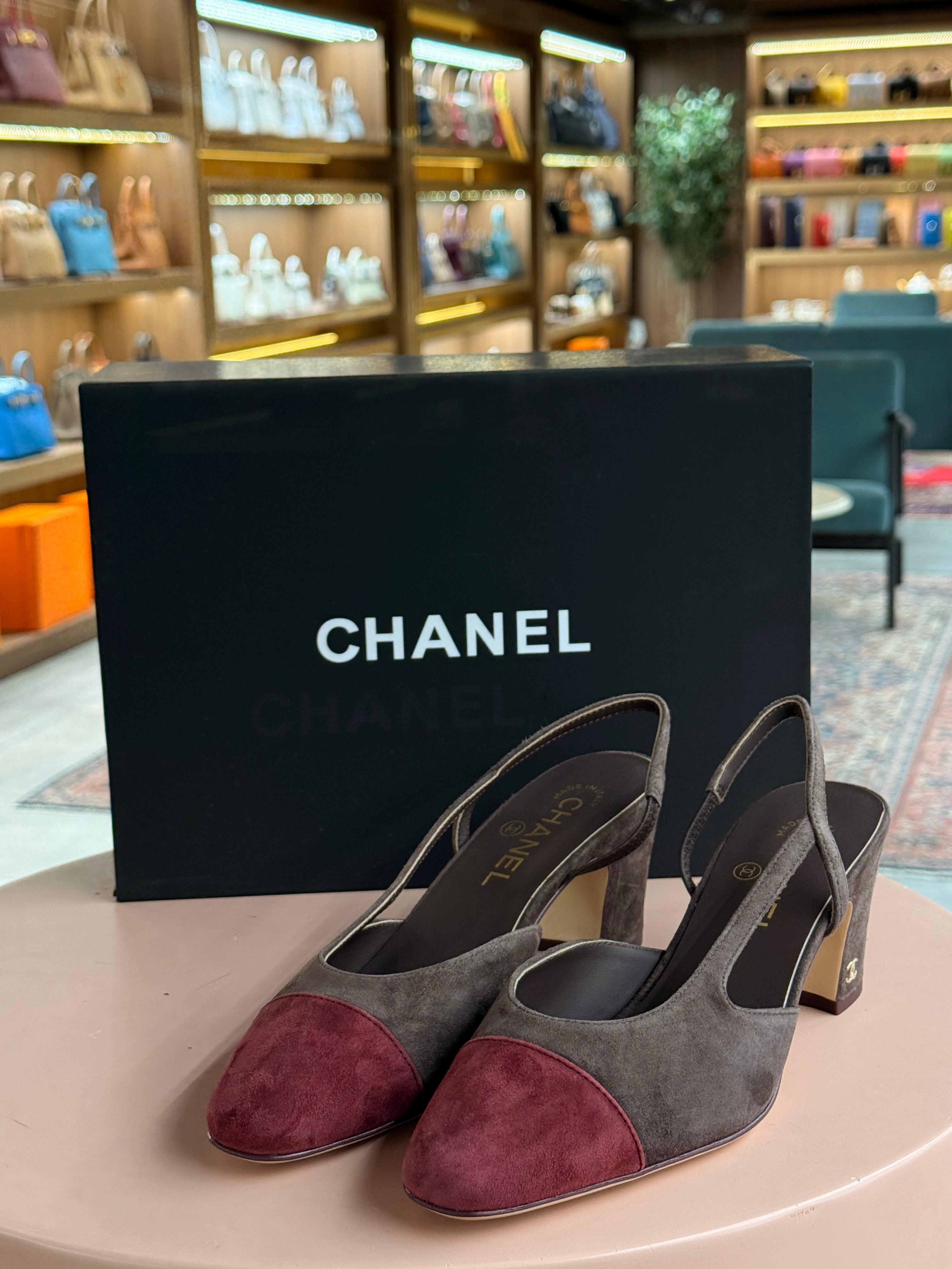 Chanel | Shoes with Back Strap – Suede – Gray and Burgundy – Gold Hardware