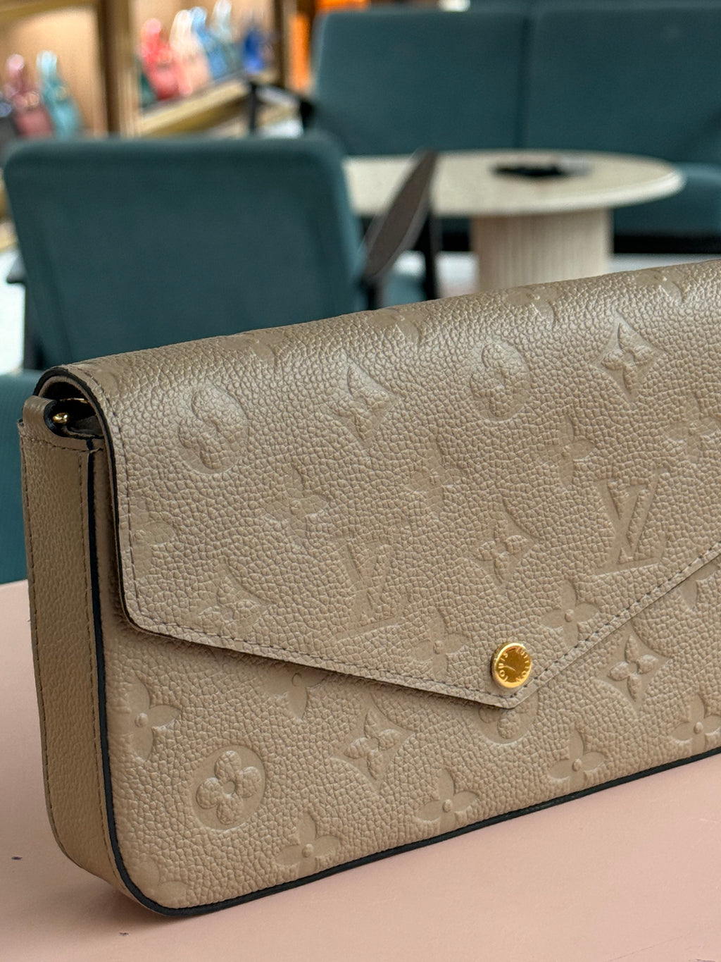 Louis Vuitton | Felicie-Pochette – Epi Leather – Beige – Gold Hardware