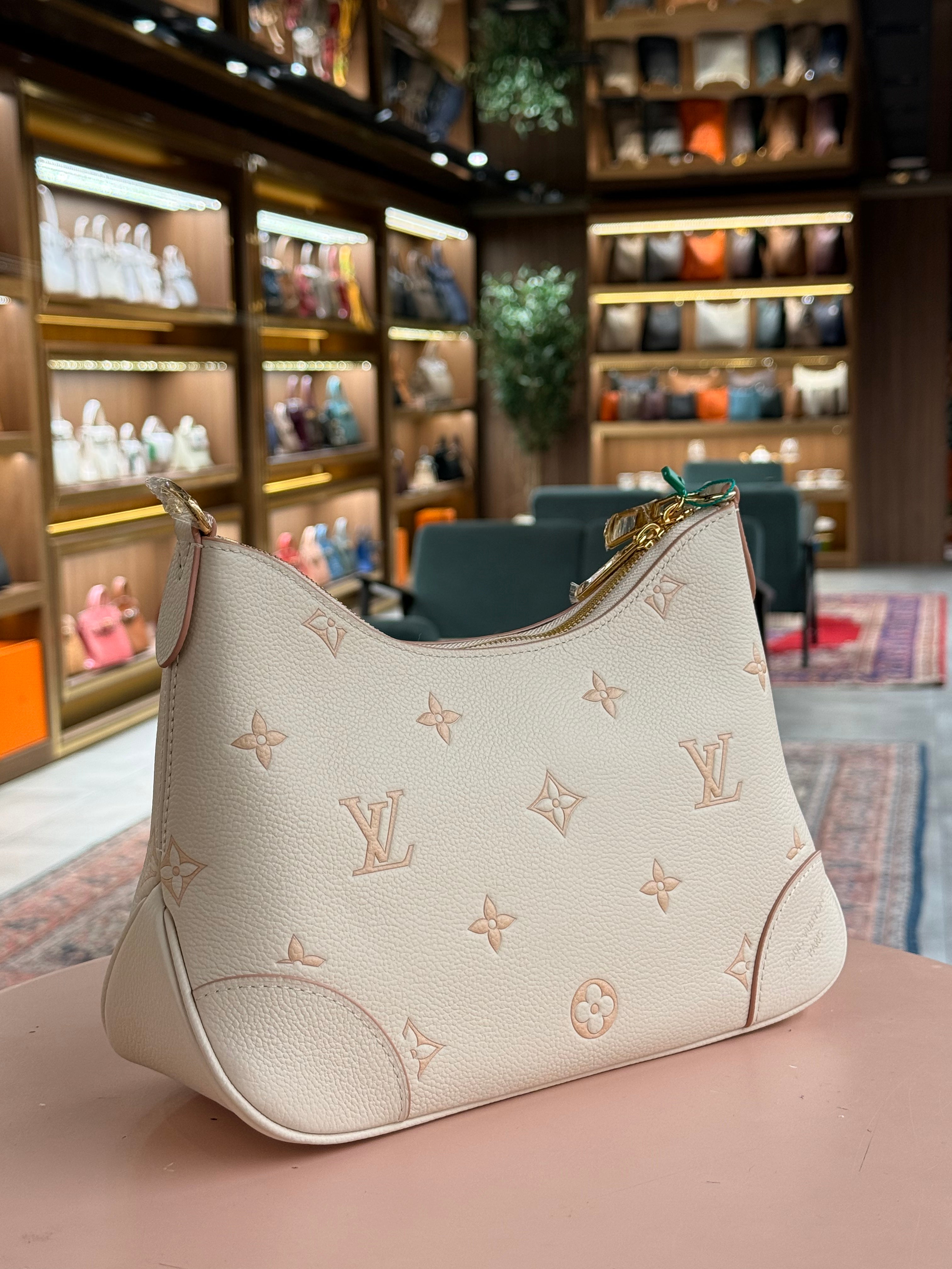 Louis Vuitton | Boulogne – Leather – Cream – Gold Hardware