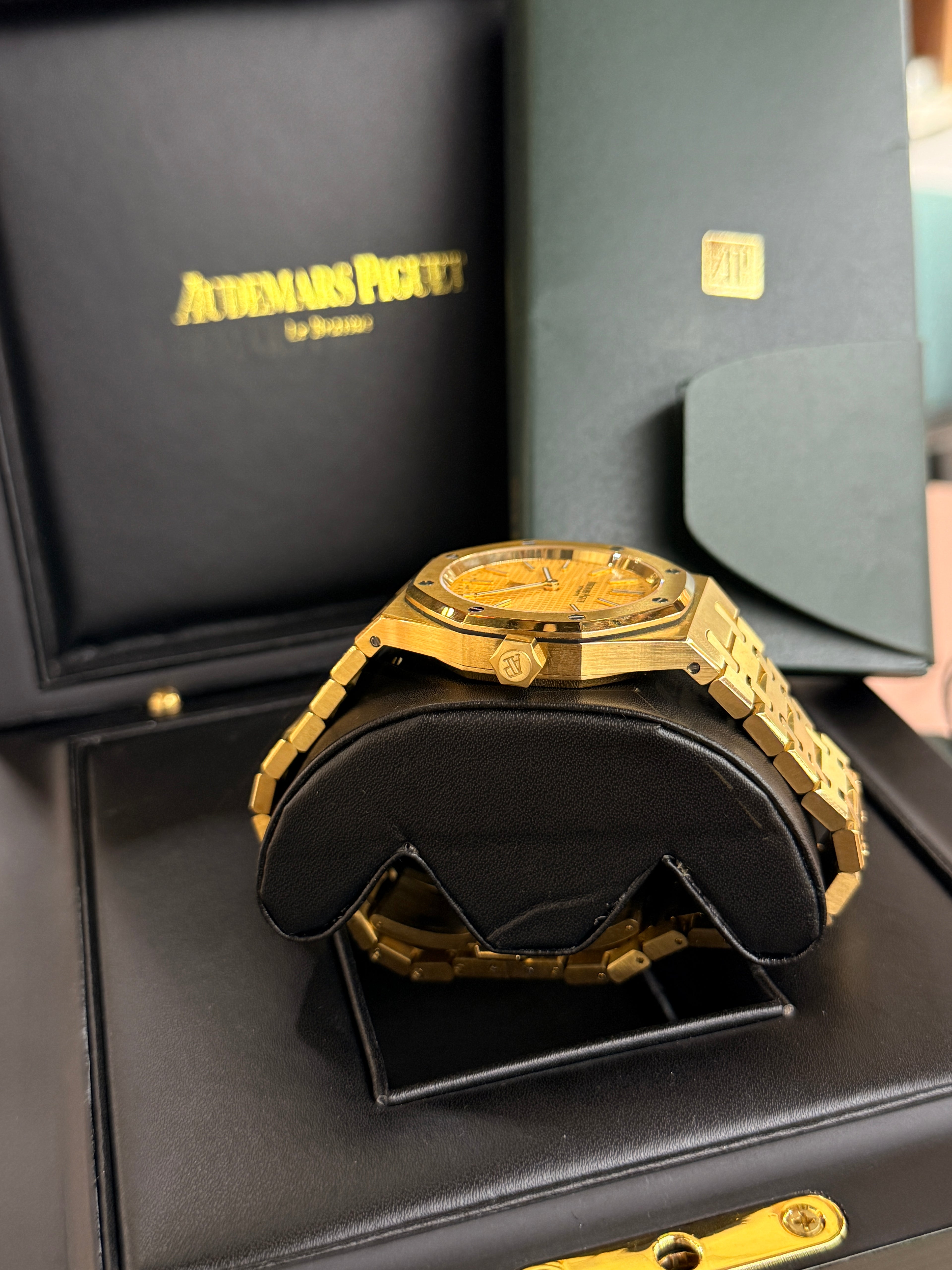Audemars Piguet | Royal Oak – Stainless Steel – Gold – Gold Hardware