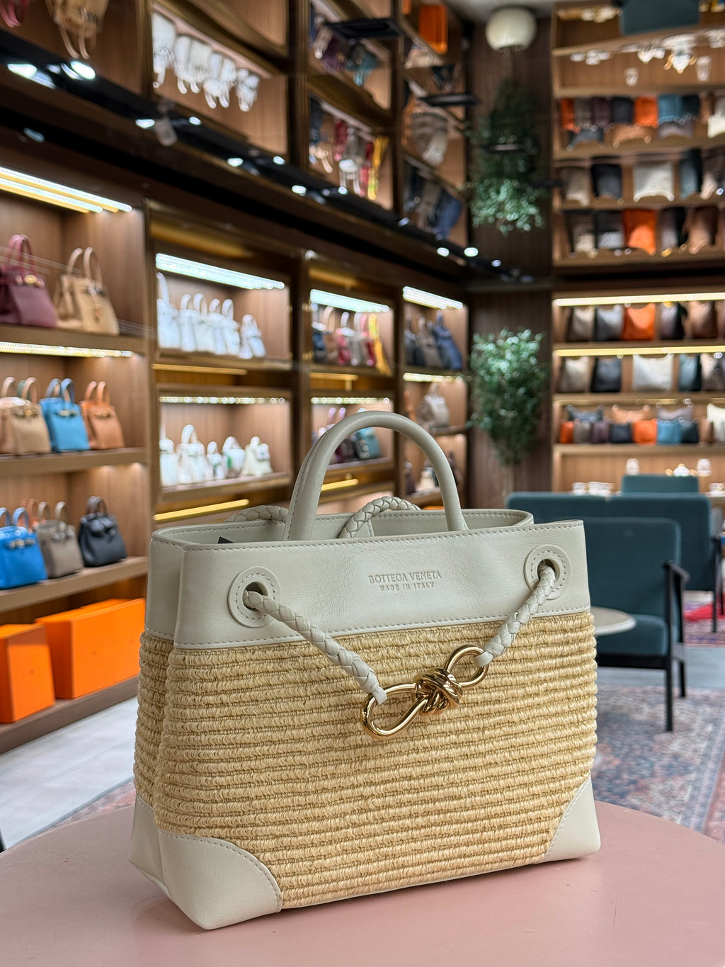 Bottega Veneta | Small Andiamo – Leather and Straw – Beige and Natural – Gold Hardware