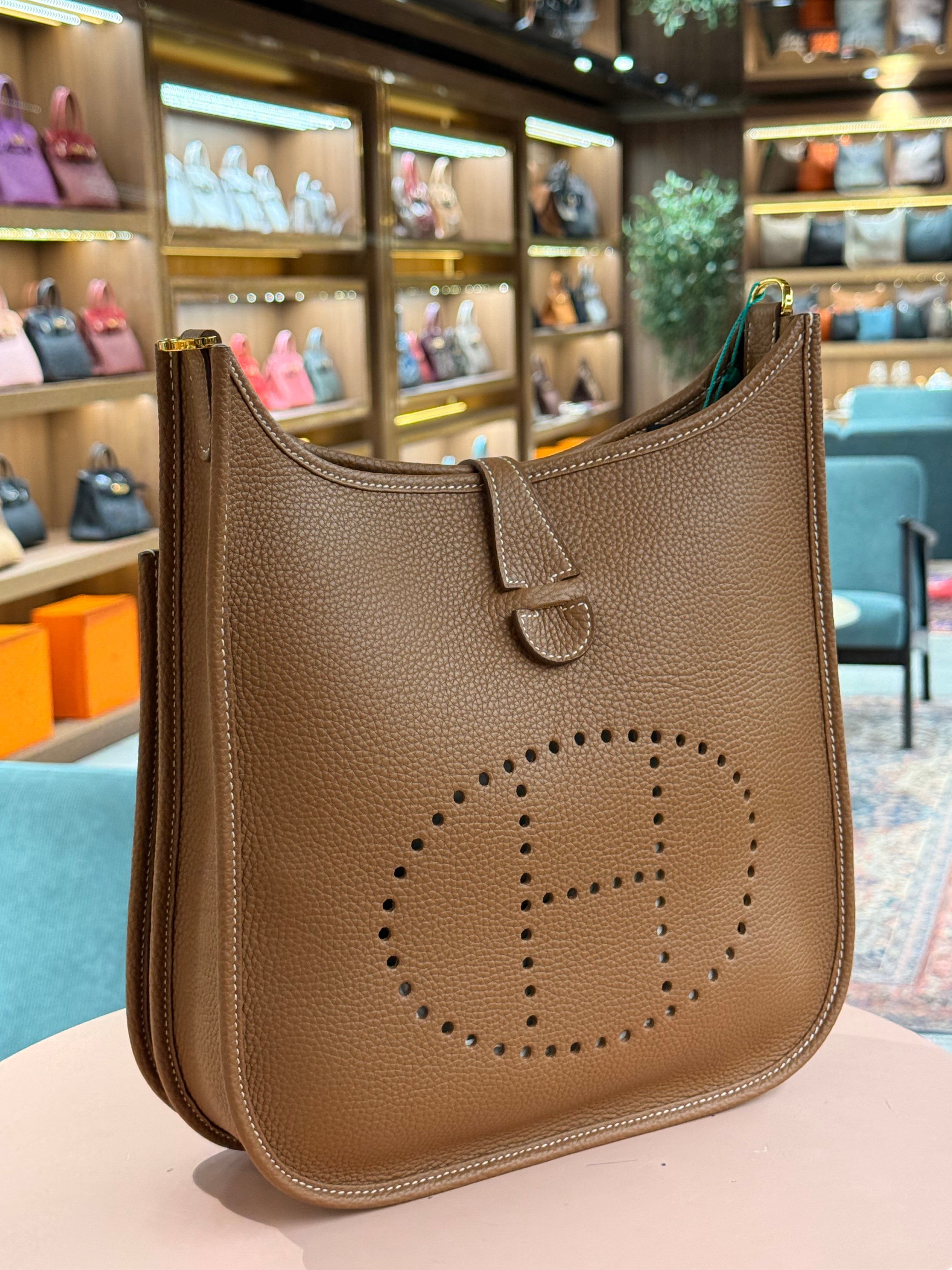 Hermes | Evelyne (Large) – Togo – Etoupe – Gold Hardware