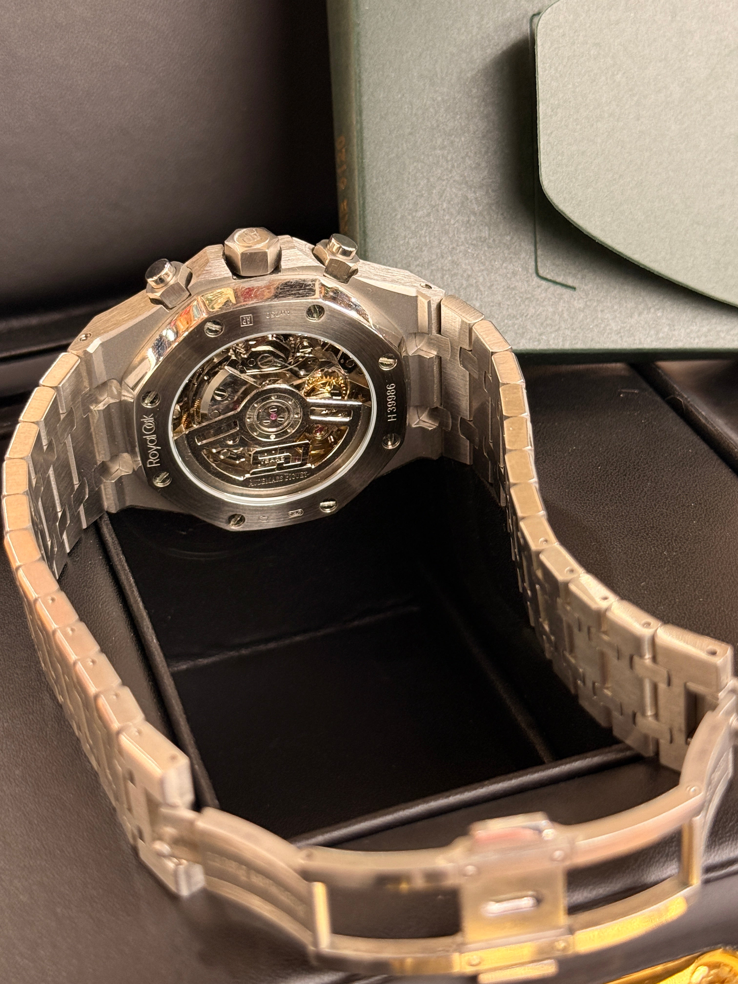 Audemars Piguet | Royal Oak Chronograph – Stainless Steel – Blue – Silver Hardware