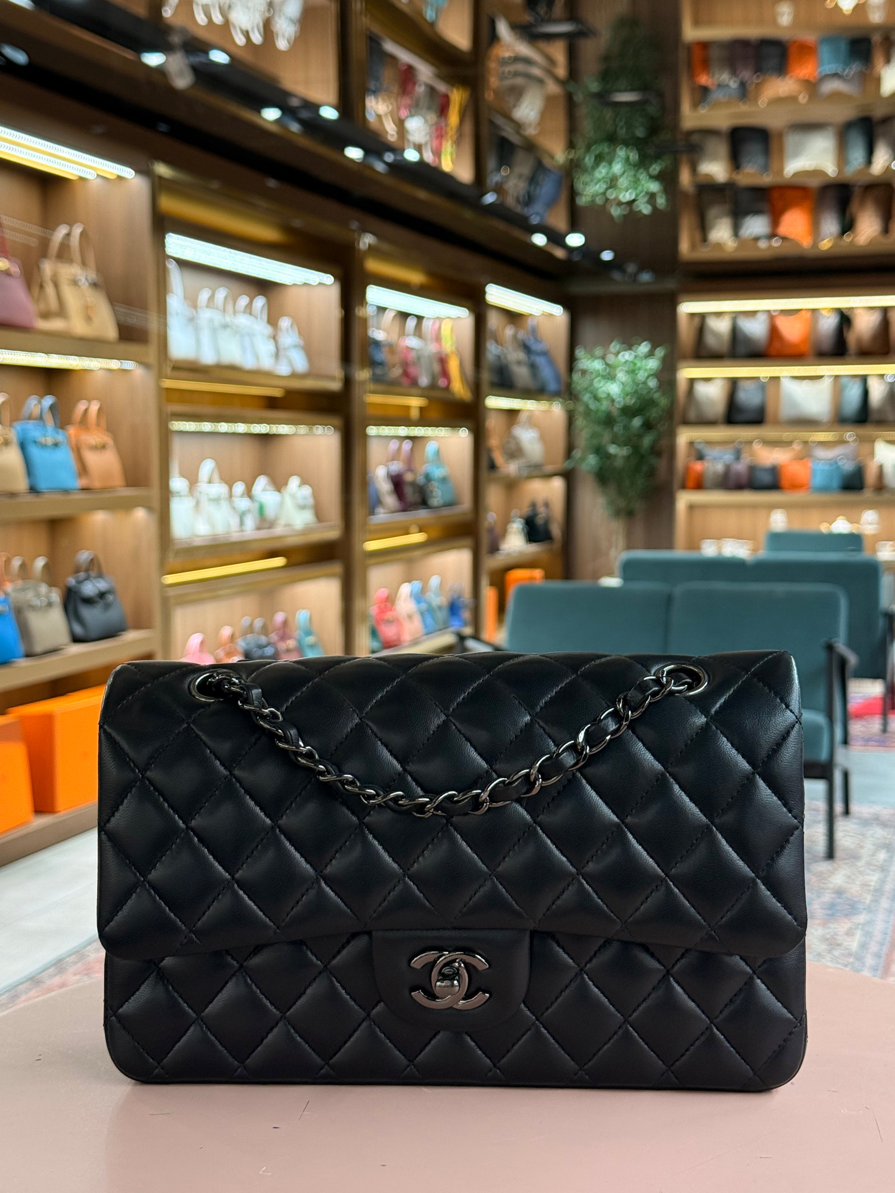 Chanel | Classic Flap Bag (Medium) – Lambskin – Black – Gold Hardware