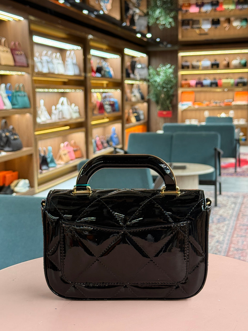 Chanel | BAG WITH HANDLE AND FLAP (Mini) – Patent Leather – Pink – Gold Hardware