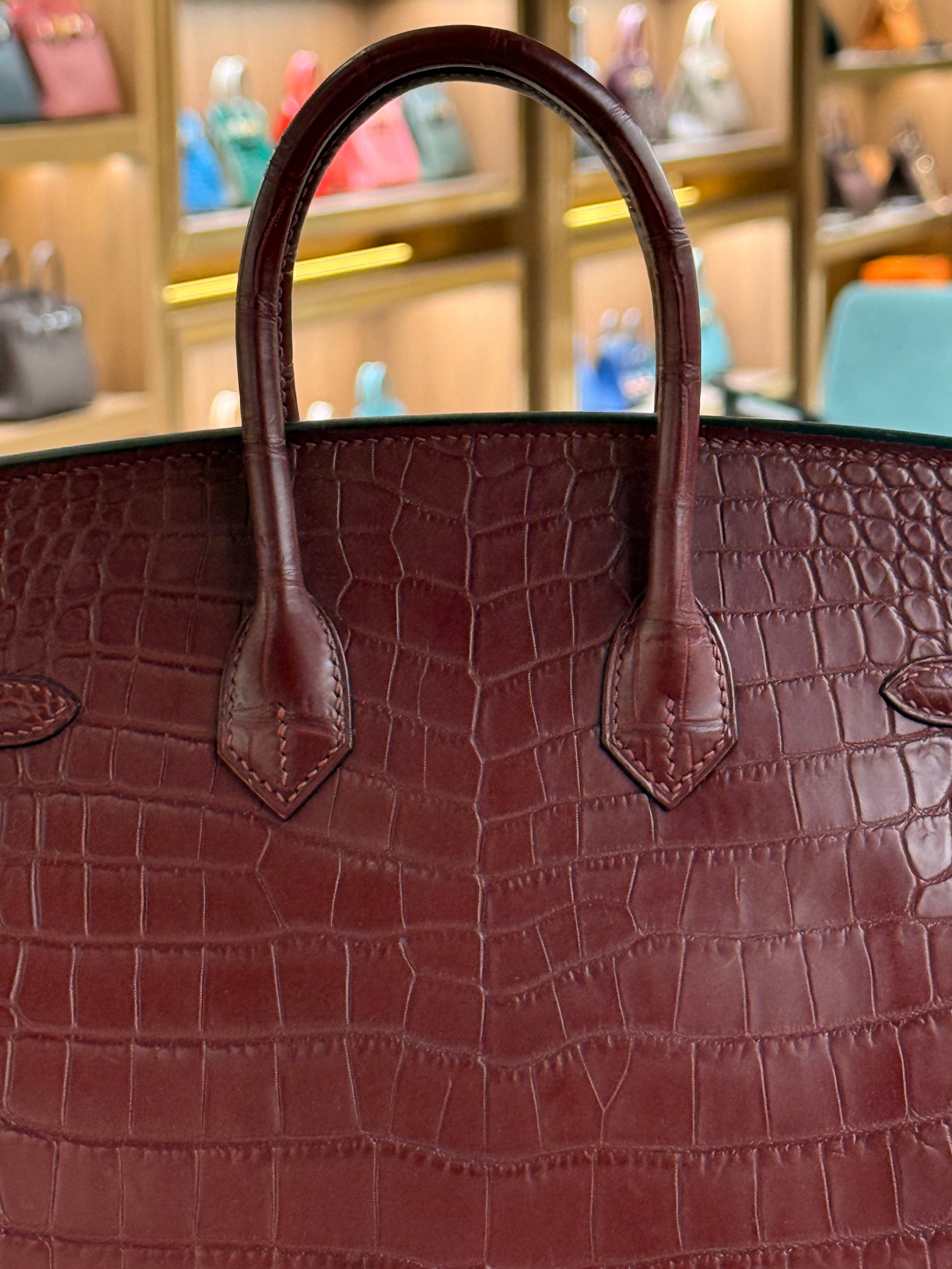 Hermes | Birkin (25) – Crocodile – Rouge H – Gold Hardware