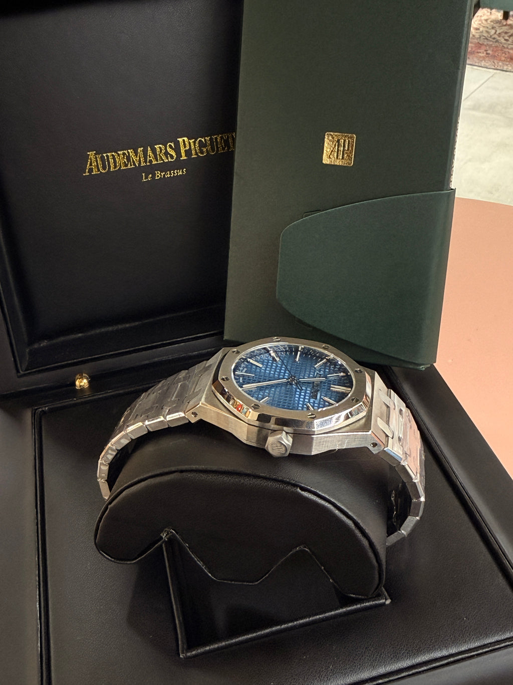 Audemars Piguet | Royal Oak – Stainless Steel – Blue – Silver Hardware