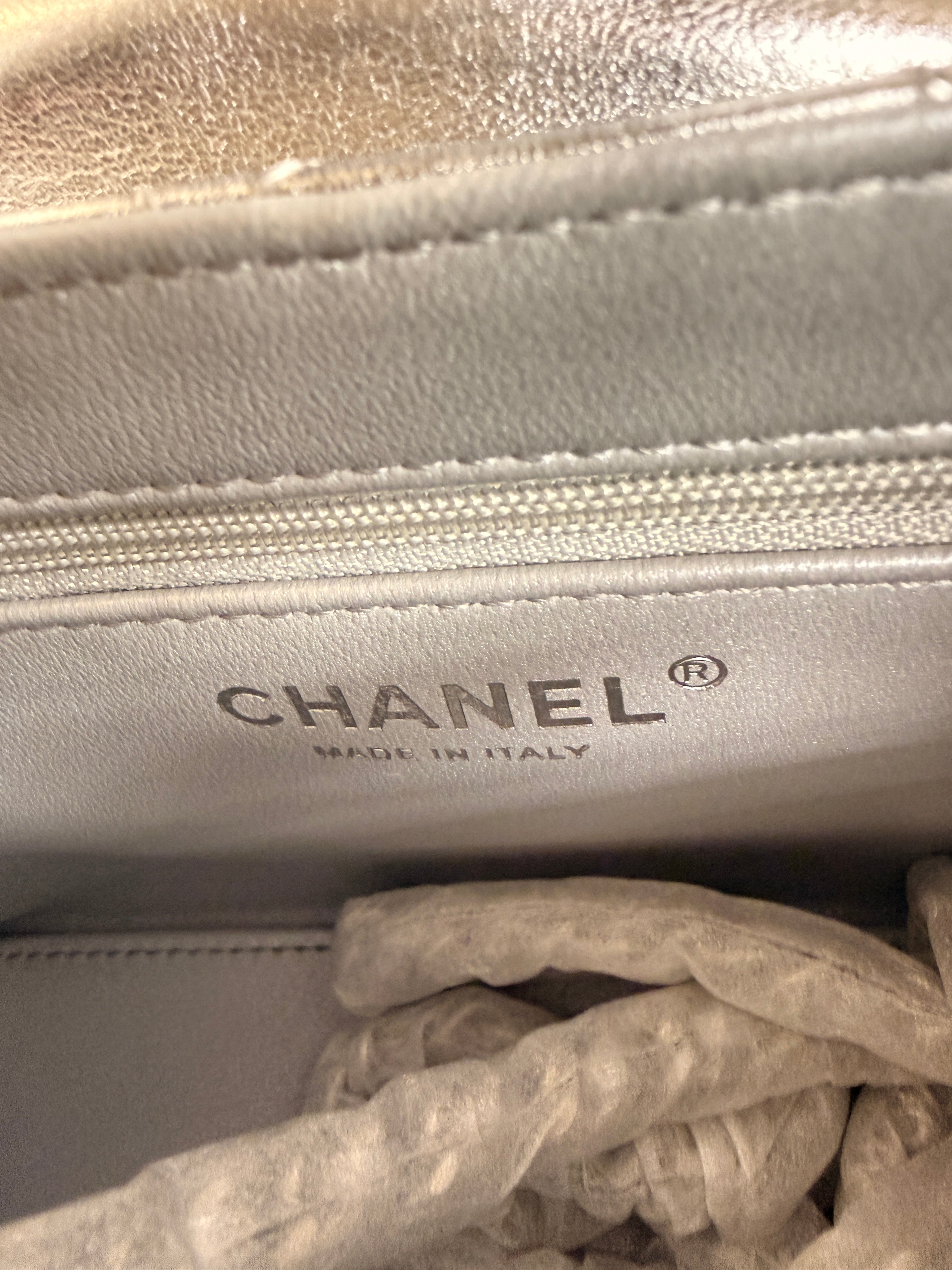 Chanel | Coco Handle – Lambskin – Silver – Gold Hardware