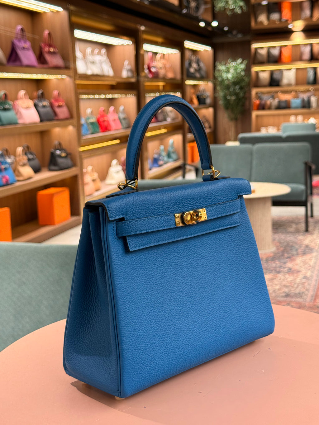 Hermes | Kelly (25) – Togo – Bleu Electrique – Gold Hardware