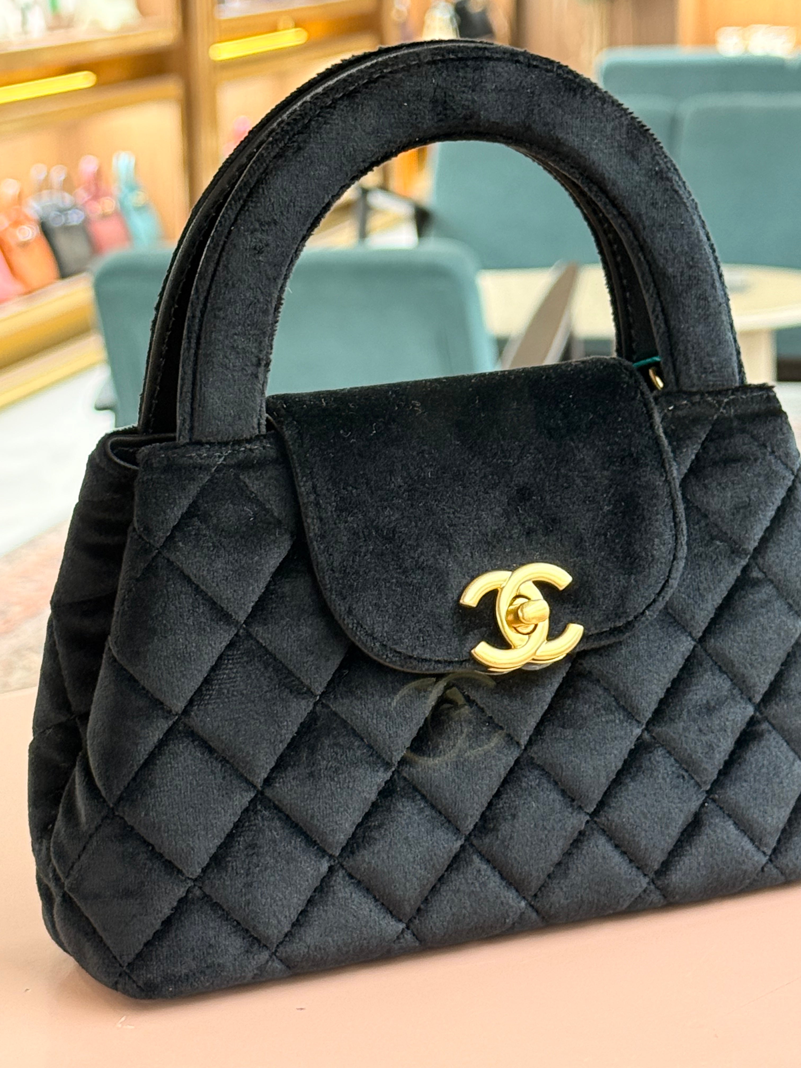 Chanel | Velvet-Quilted-Nano-Kelly-Shopper – Suede – Black – Gold Hardware