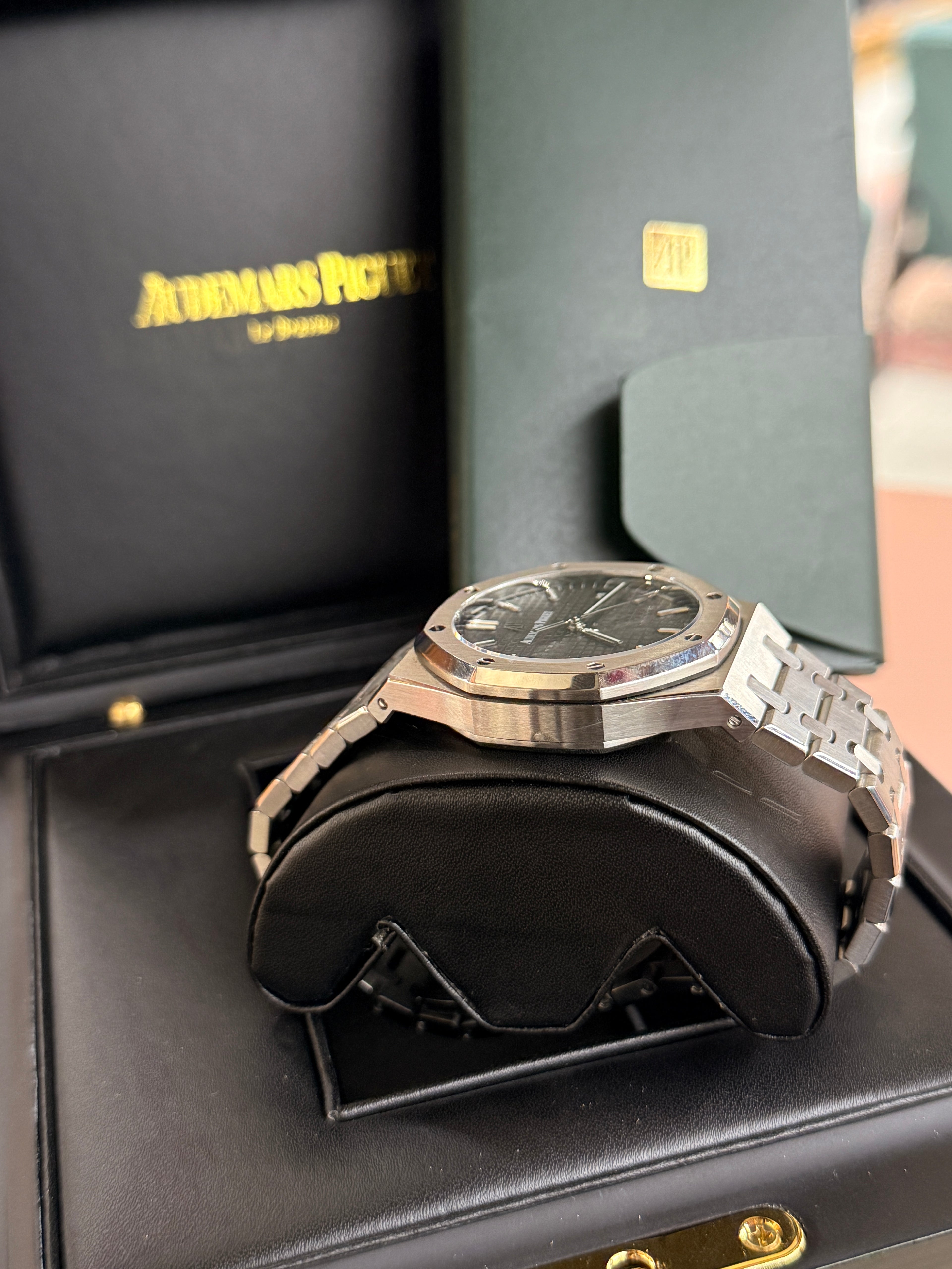 Audemars Piguet | Royal Oak – Stainless Steel – Black – Silver Hardware