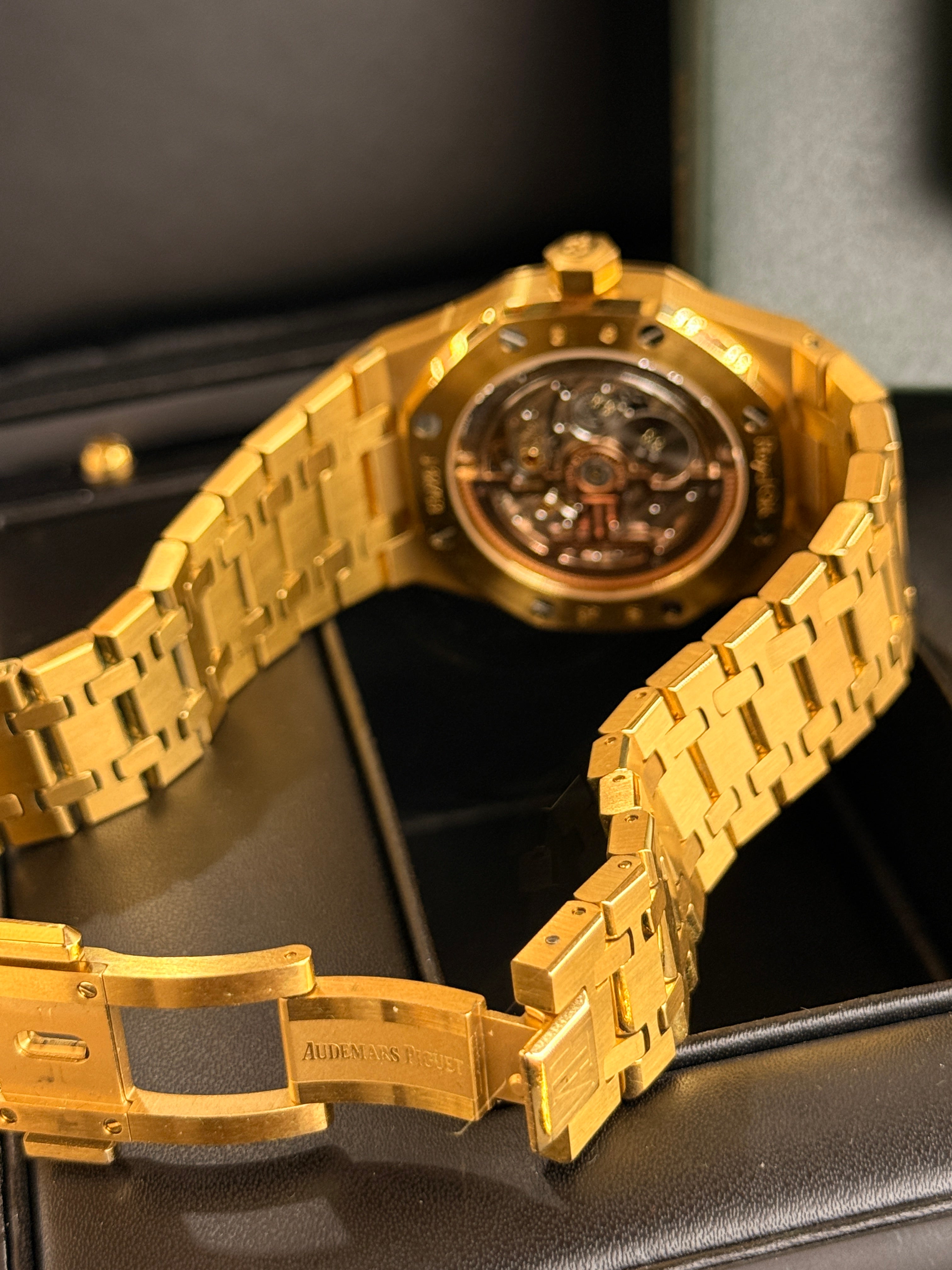 Audemars Piguet | Royal Oak – Stainless Steel – Gold – Gold Hardware