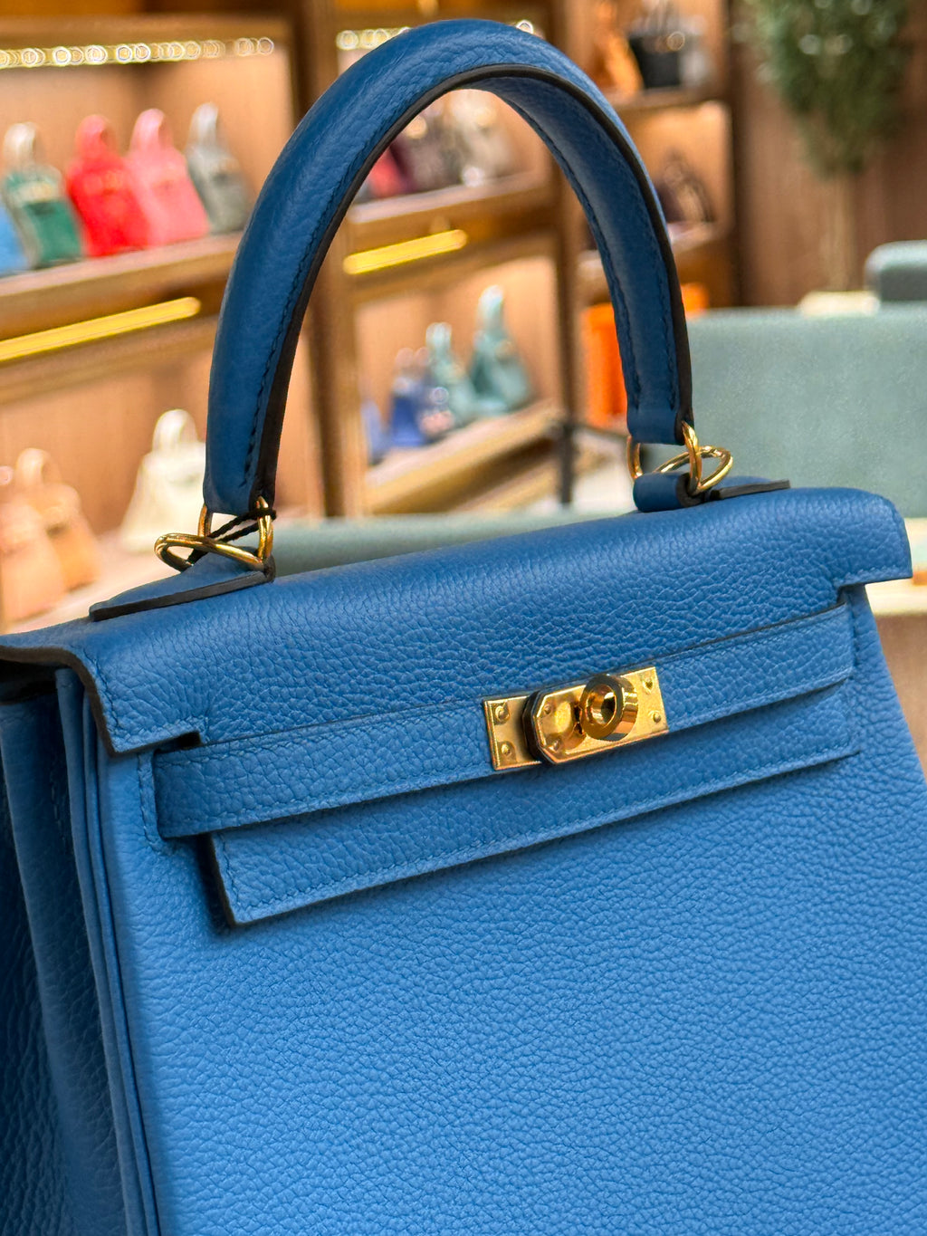 Hermes | Kelly (25) – Togo – Bleu Electrique – Gold Hardware
