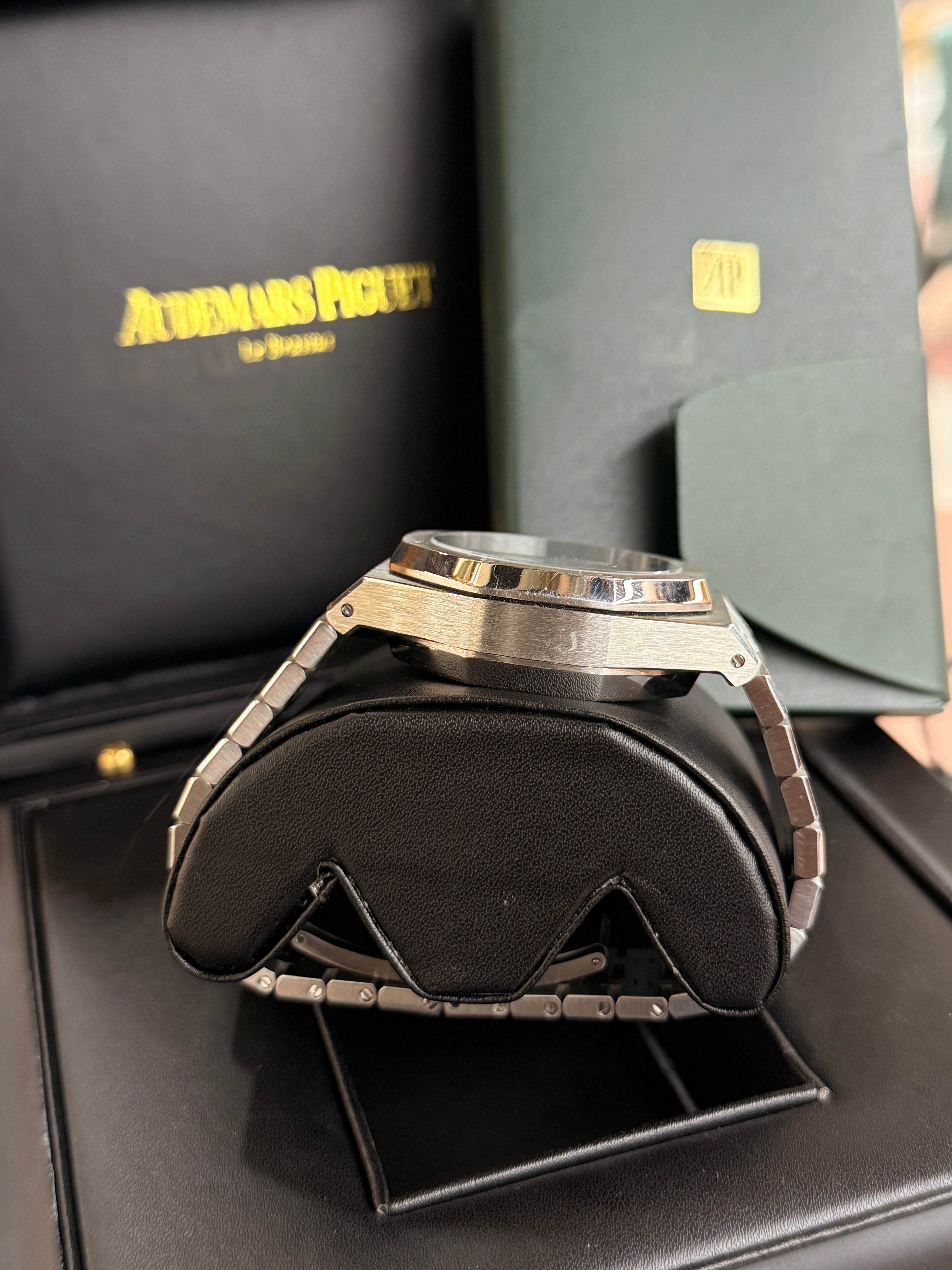 Audemars Piguet | Royal Oak Chronograph – Stainless Steel – Blue – Silver Hardware