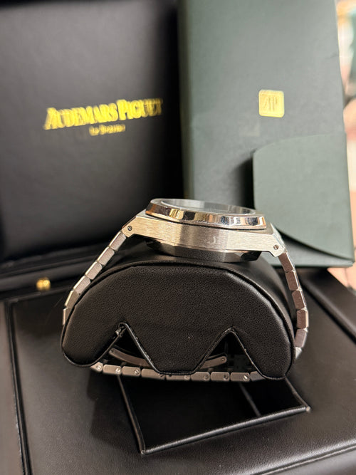 Audemars Piguet | Royal Oak Chronograph – Stainless Steel – Blue – Silver Hardware