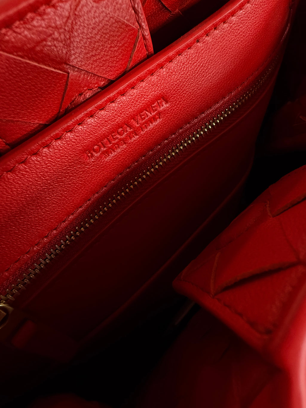 Bottega Veneta | Andiamo (Small) – Intrecciato – Red – Gold Hardware