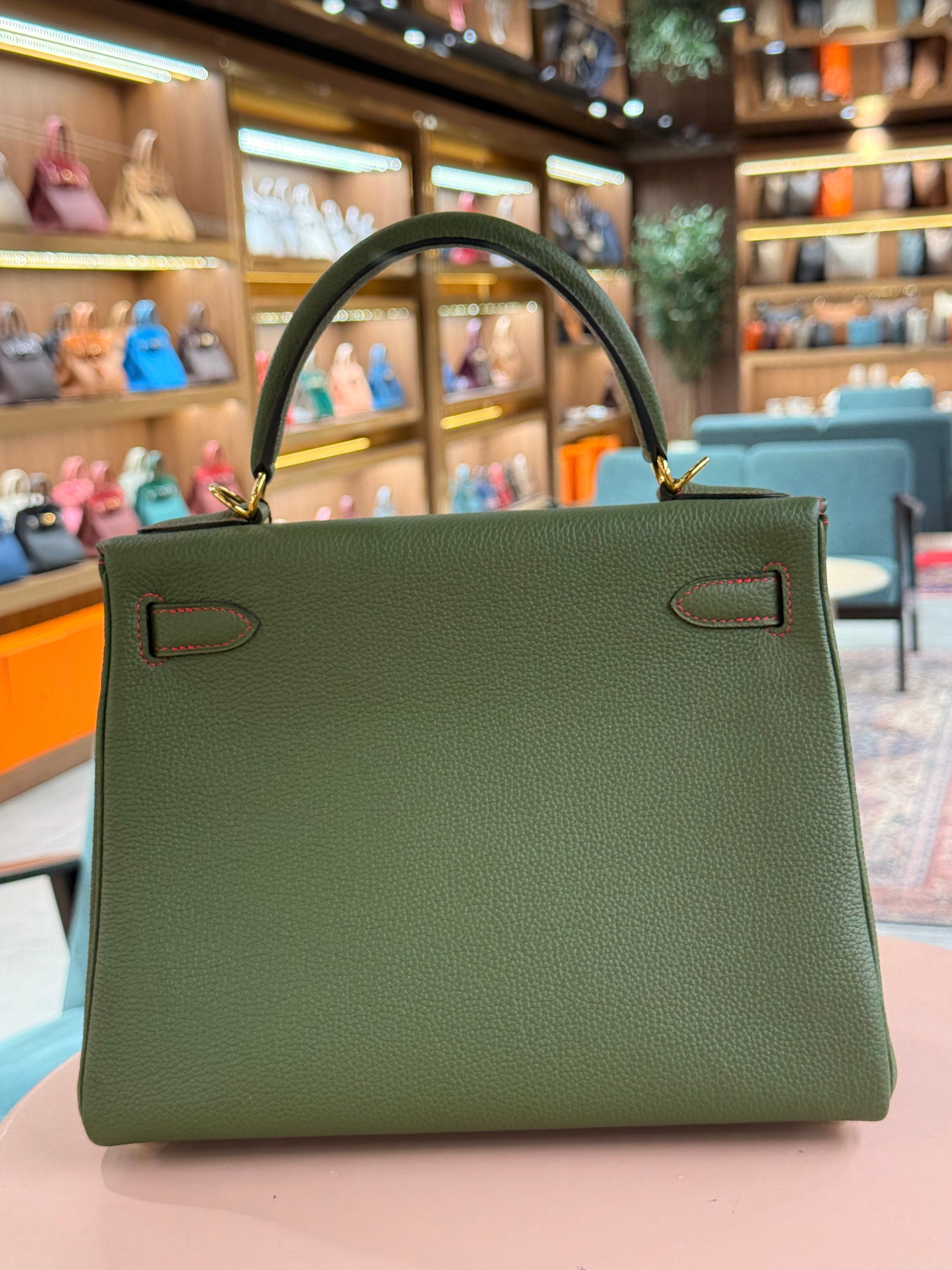 Hermes | Kelly (28) – Togo – Vert Cypress – Gold Hardware