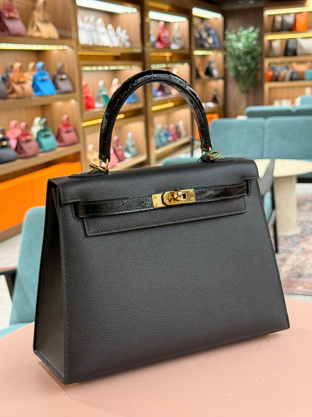 Hermes | Kelly (25) – Epsom – Black – Gold Hardware