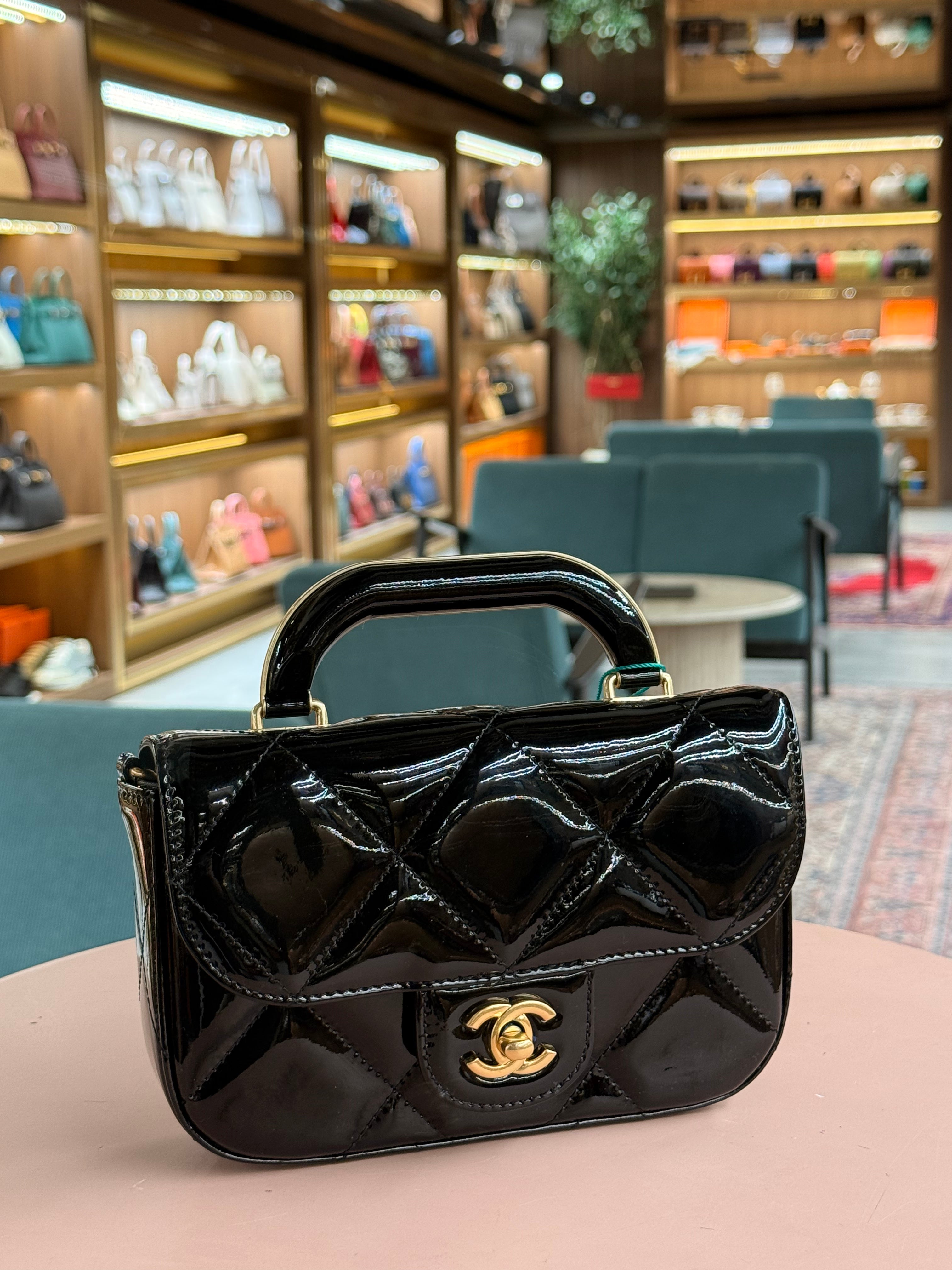 Chanel | BAG WITH HANDLE AND FLAP (Mini) – Patent Leather – Pink – Gold Hardware