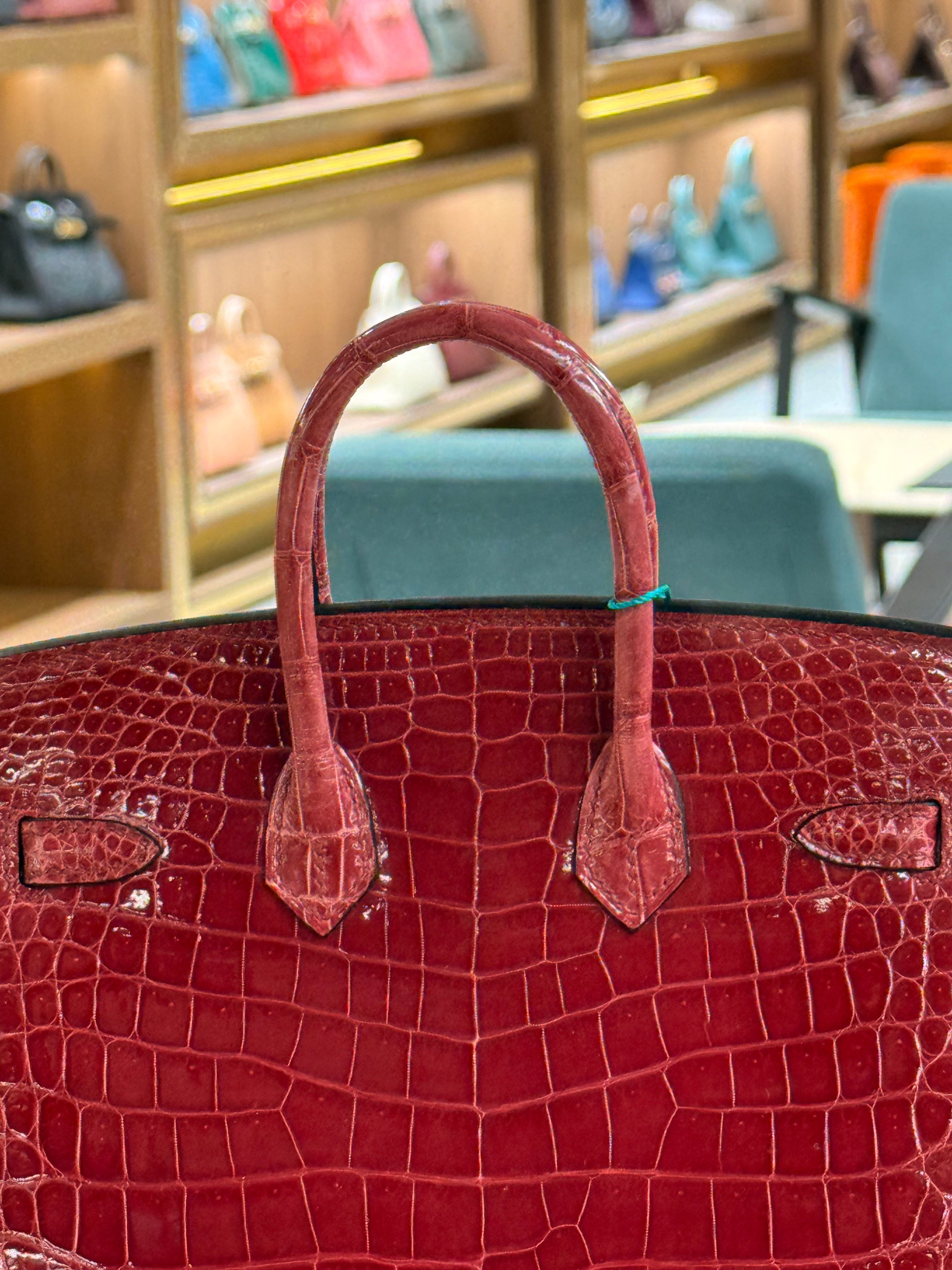 Hermes | Birkin (20) – Crocodile – Rouge H – Gold Hardware