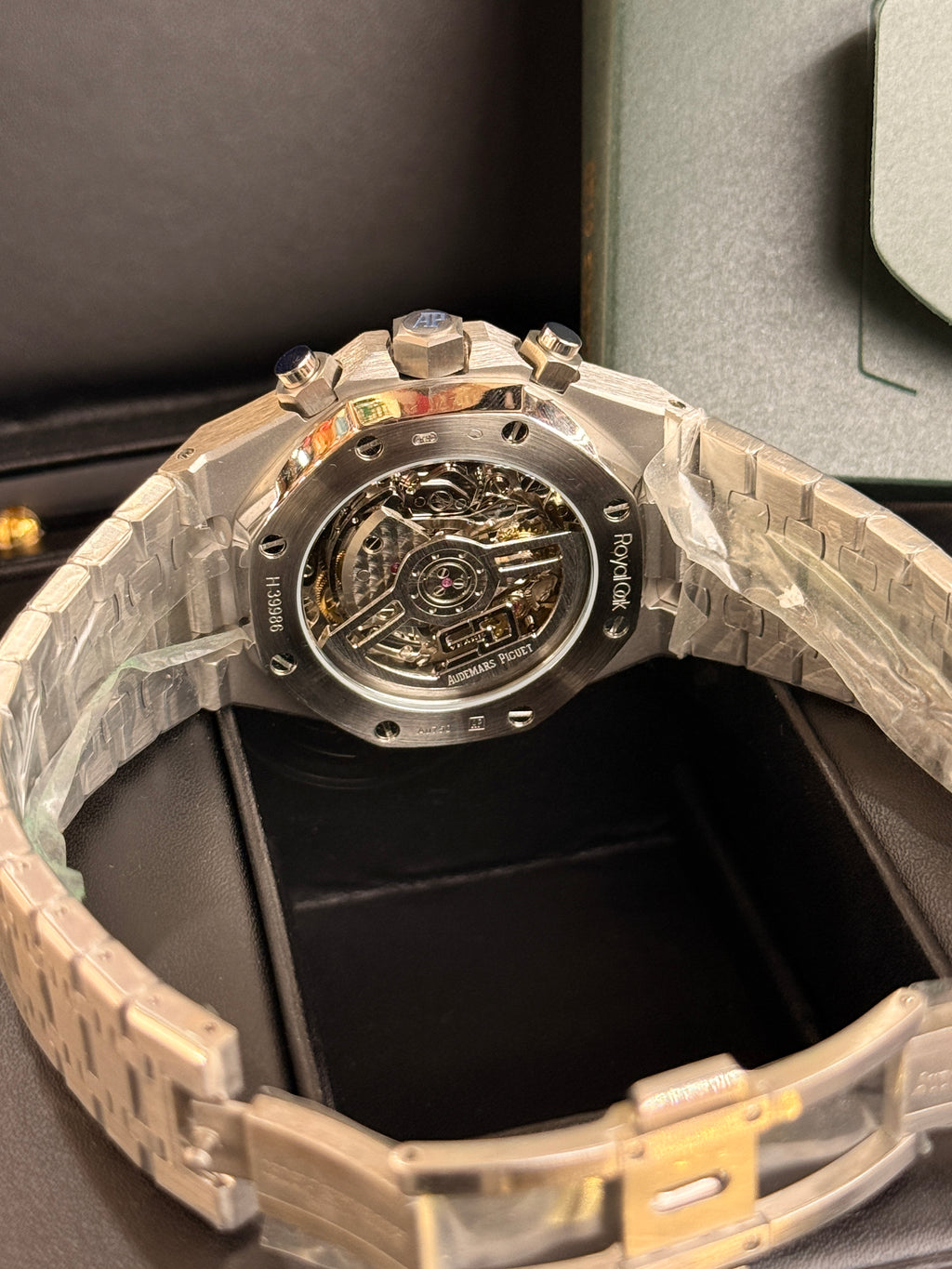 Audemars Piguet | Royal Oak Chronograph – Stainless Steel – Silver – Silver Hardware