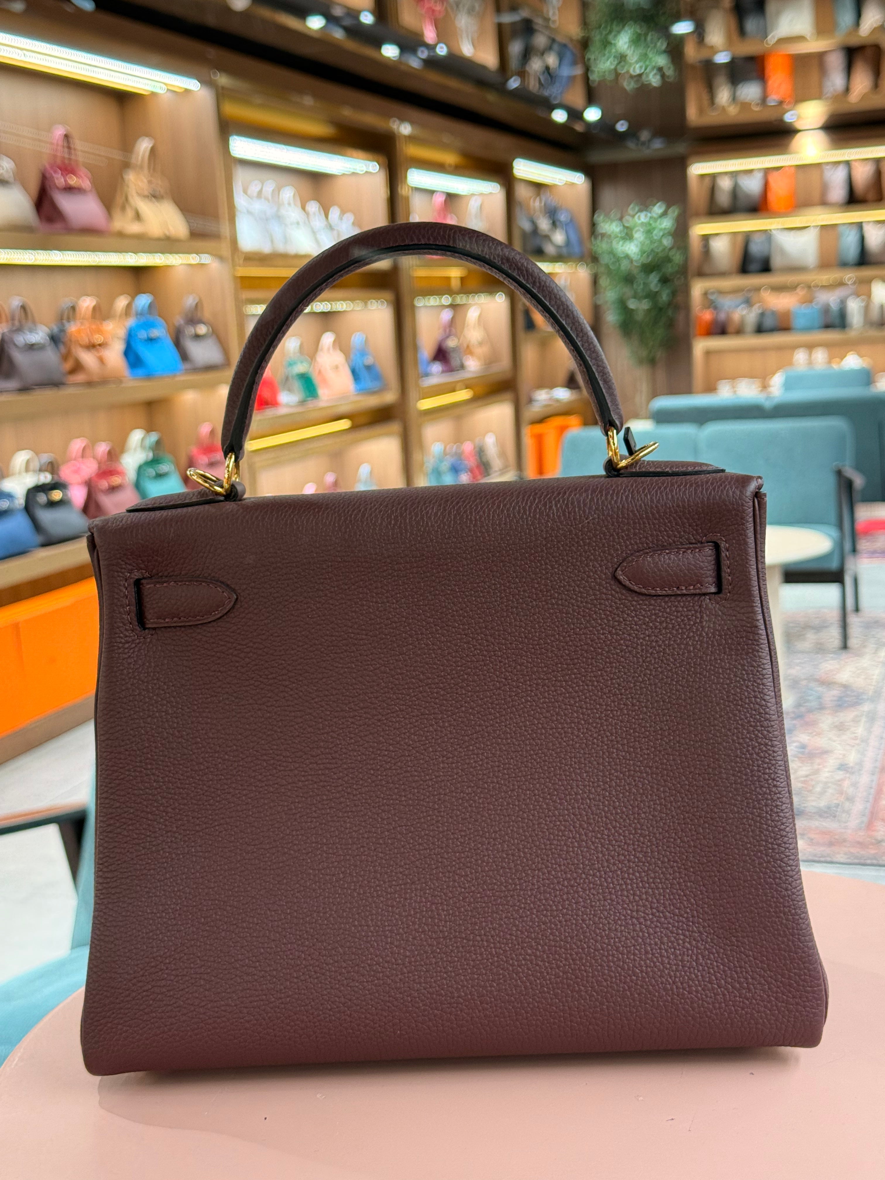 Hermes | Kelly (28) – Togo – Burgundy – Gold Hardware