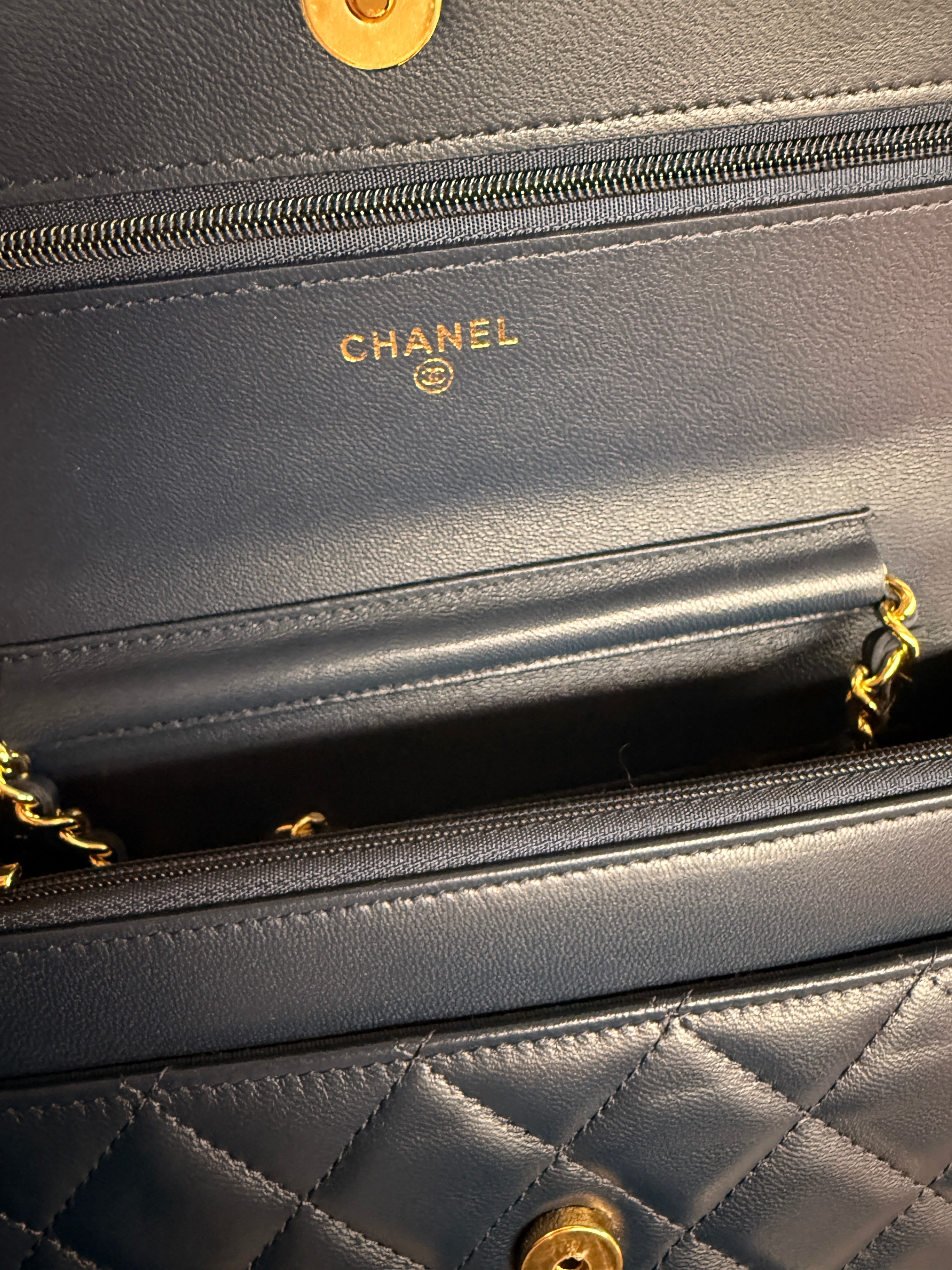 Chanel | Wallet on Chain (20) – Lambskin – Navy – Gold Hardware
