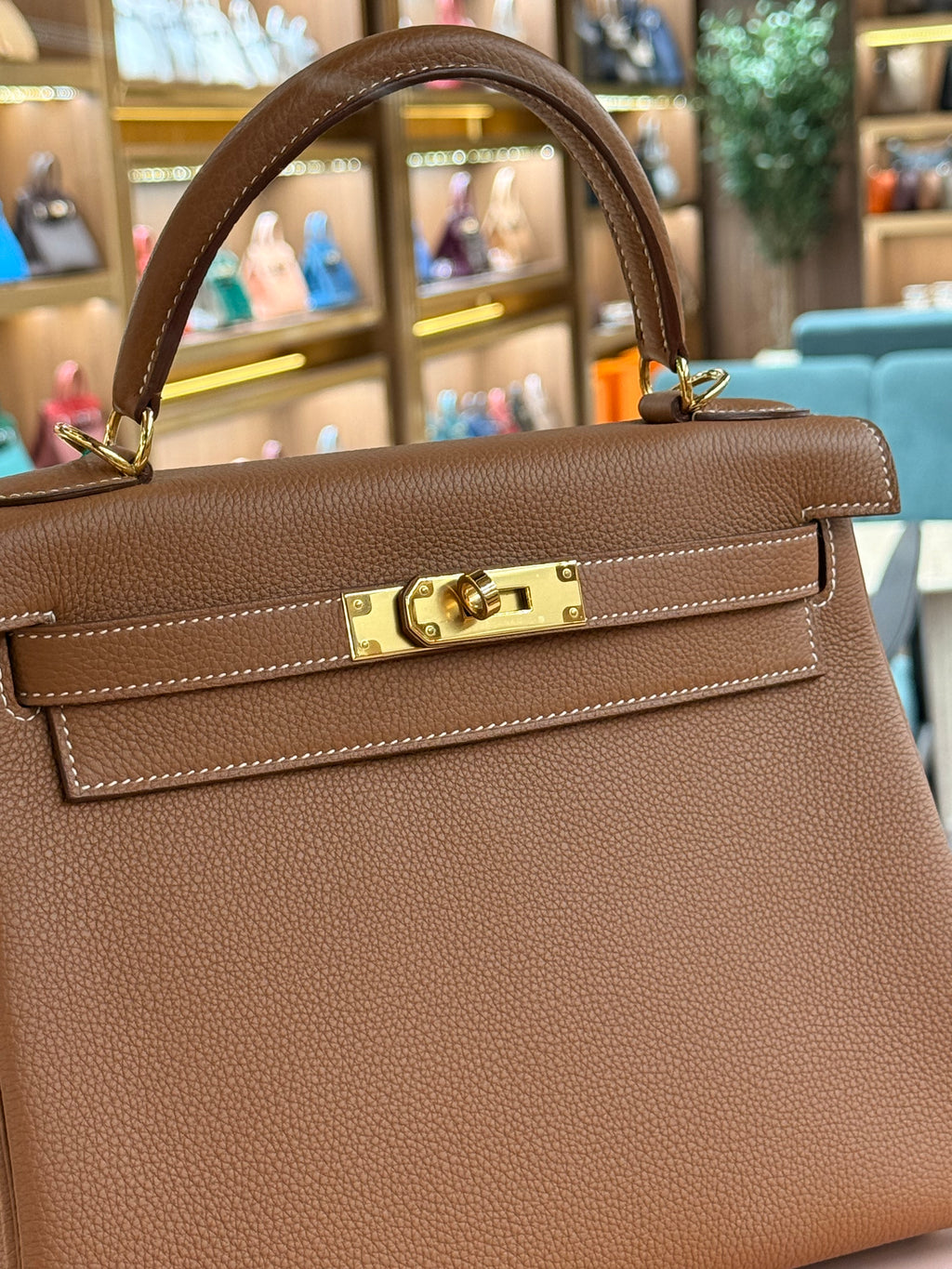 Hermes | Kelly (28) – Togo – Gold – Gold Hardware