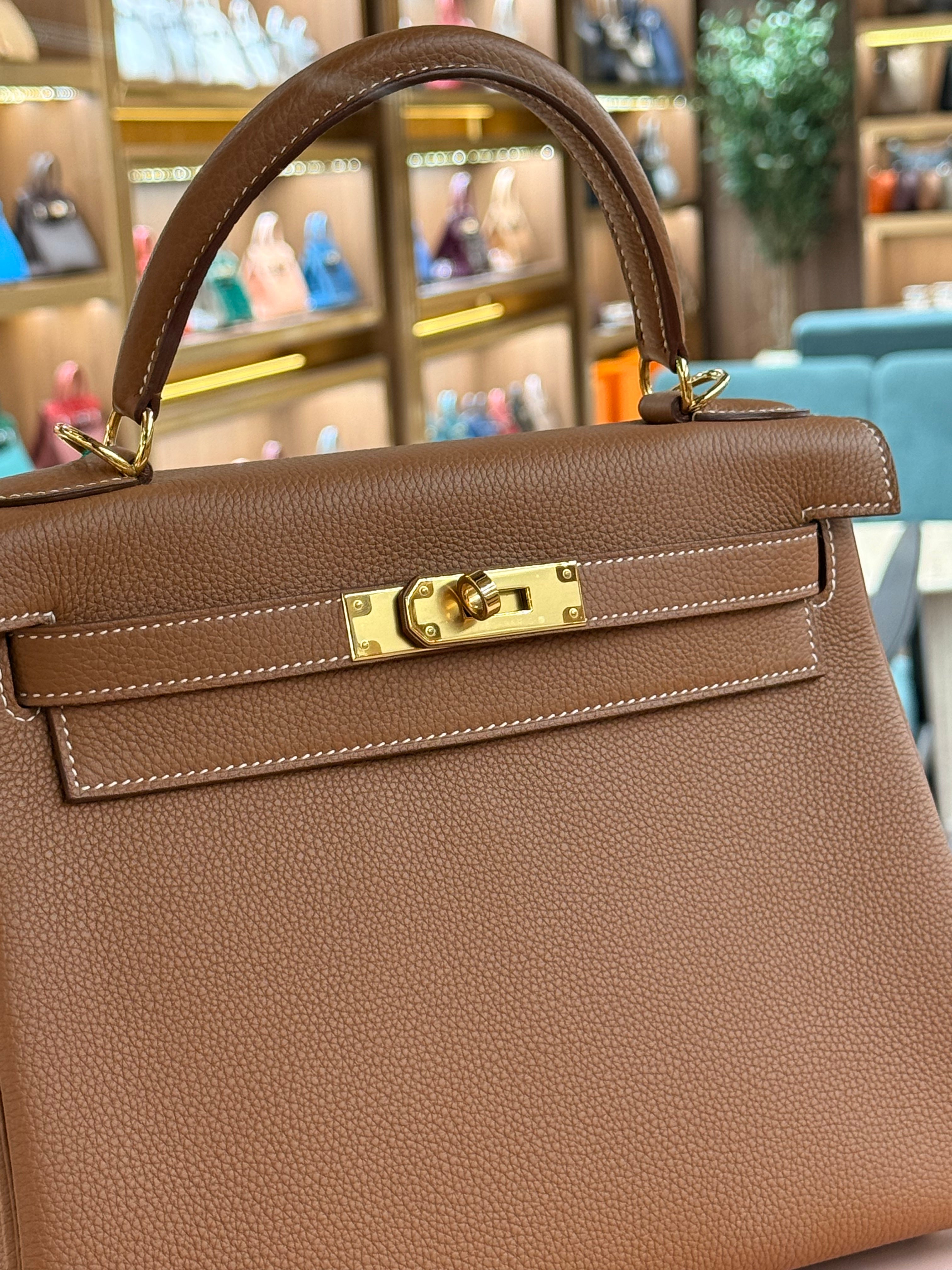 Hermes | Kelly (28) – Togo – Gold – Gold Hardware
