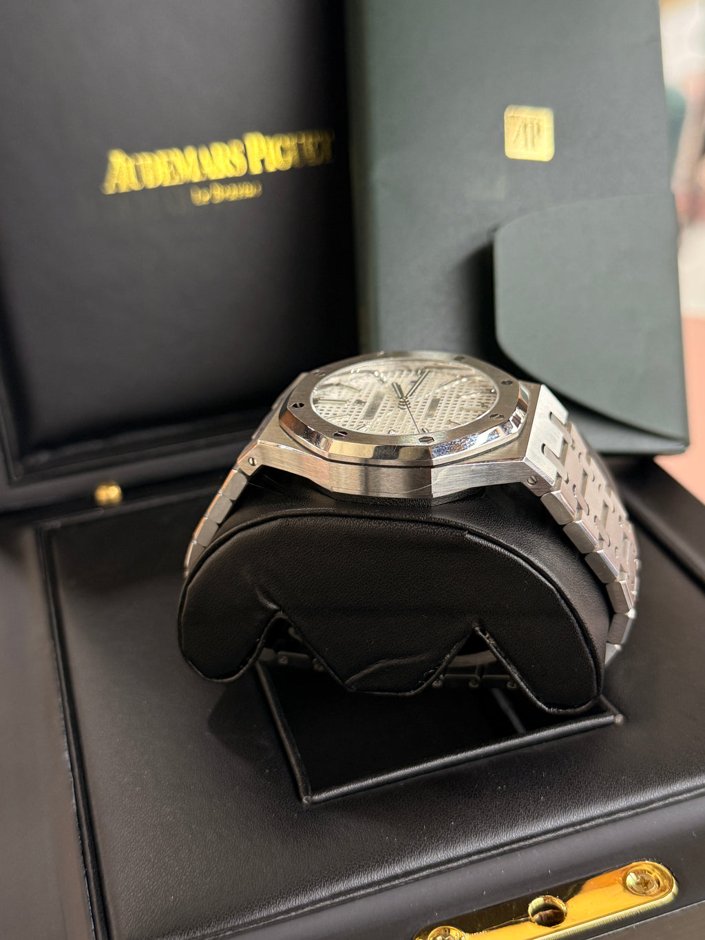 Audemars Piguet | Royal Oak – Stainless Steel – Silver – Silver Hardware