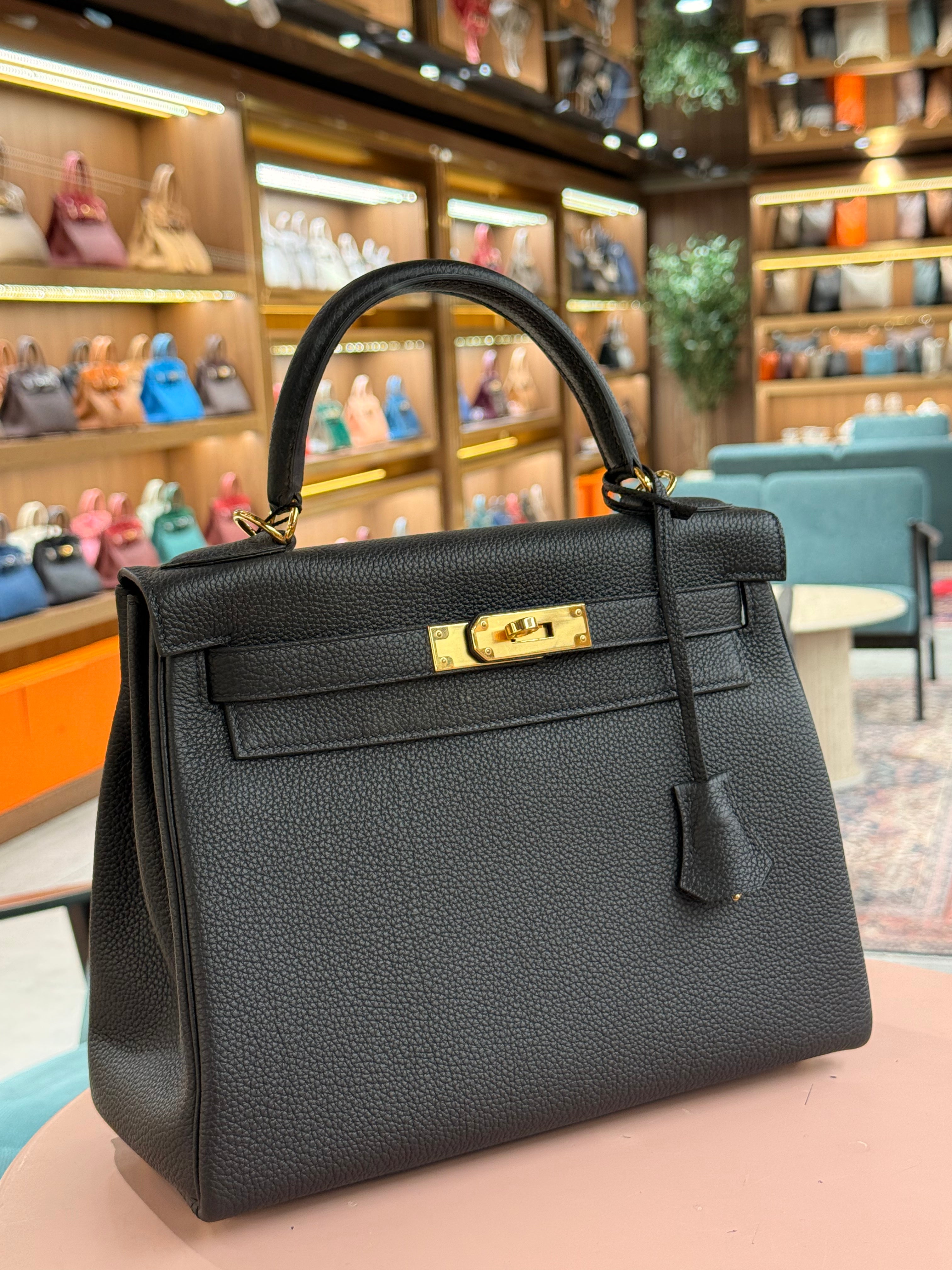 Hermes | Kelly (28) – Togo – Black – Gold Hardware