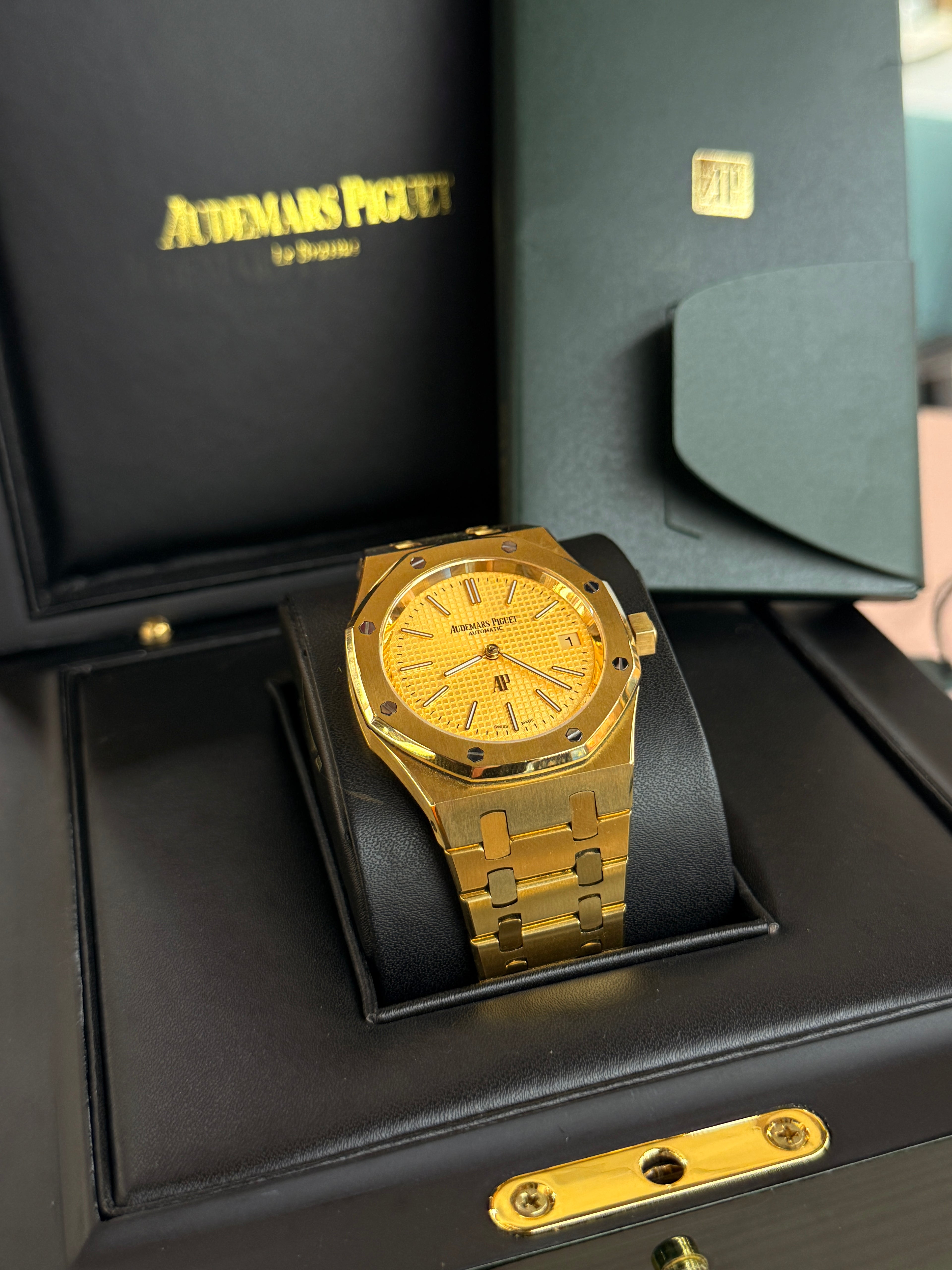 Audemars Piguet | Royal Oak – Stainless Steel – Gold – Gold Hardware