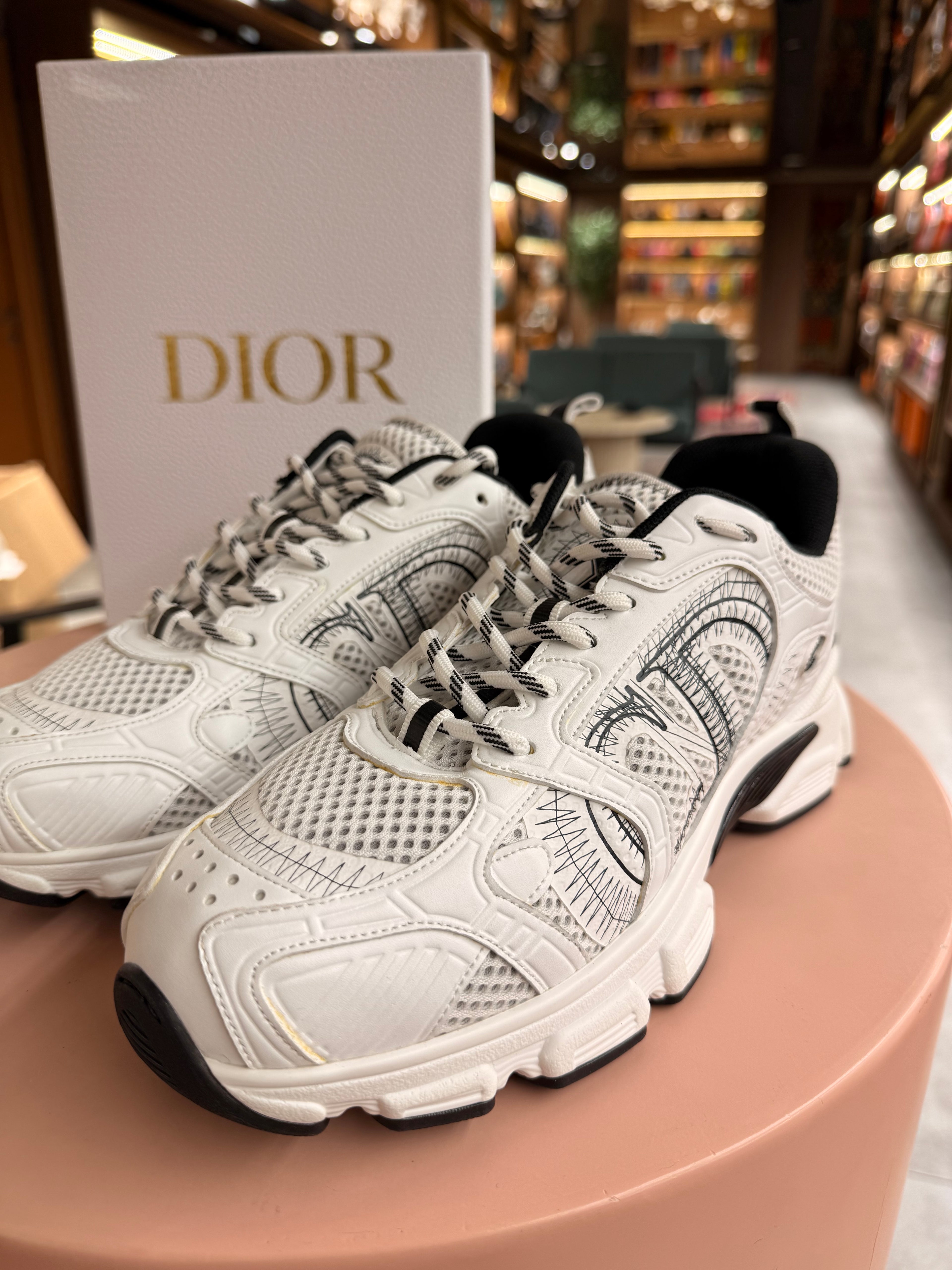 Dior | Chrono-Sneaker – Mesh – White – Black Hardware