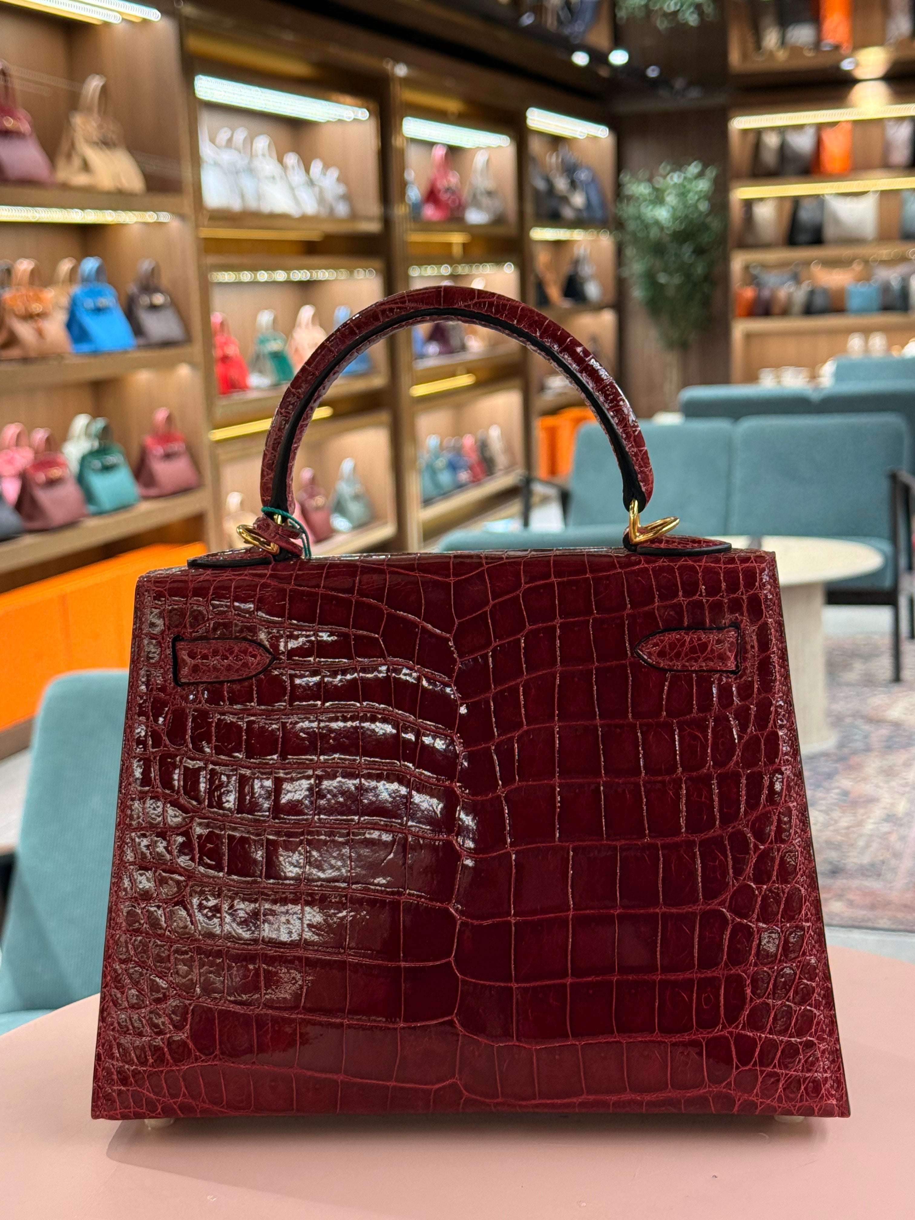 Hermes | Kelly (25) – Crocodile – Rouge H – Gold Hardware