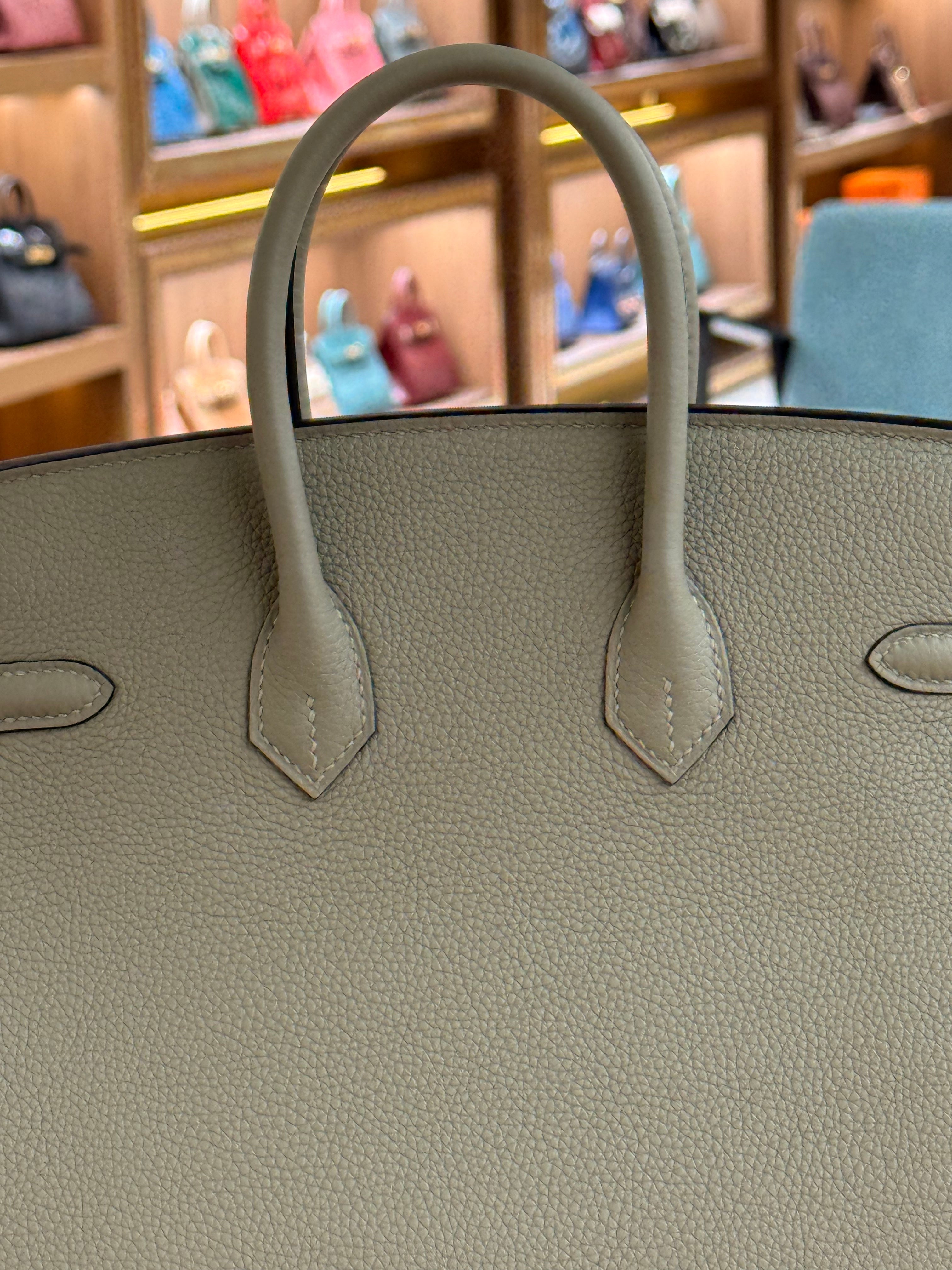 Hermes | Birkin (25) – Togo – Gris Tendre – Gold Hardware