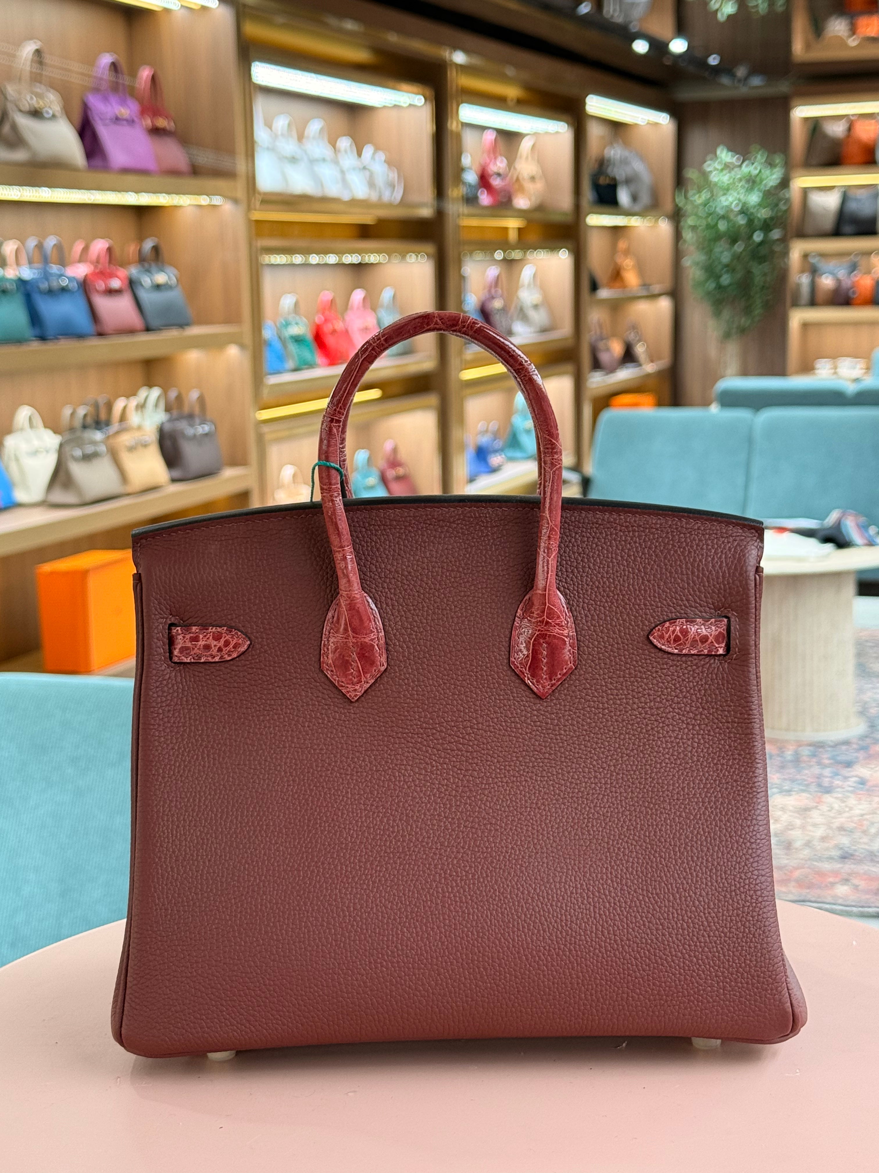 Hermes | Birkin Touch (25) – Togo – Rouge H – Gold Hardware