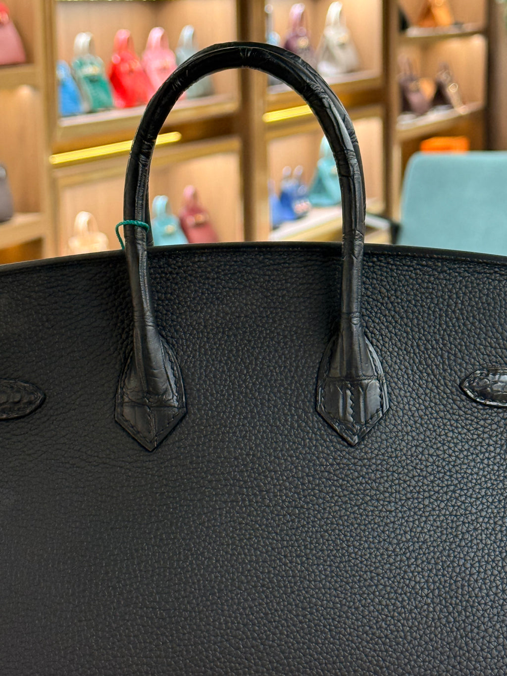 Hermes | Birkin (25) – Togo – Black – Gold Hardware